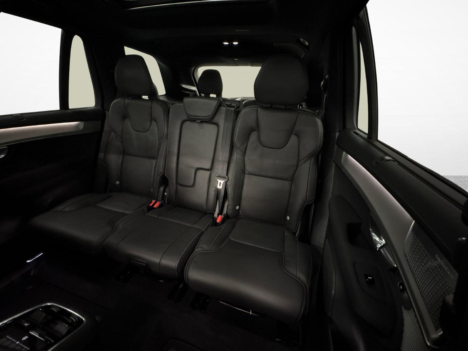 VOLVO XC90 2.0 B5 MH Black Edition AWD-image-32