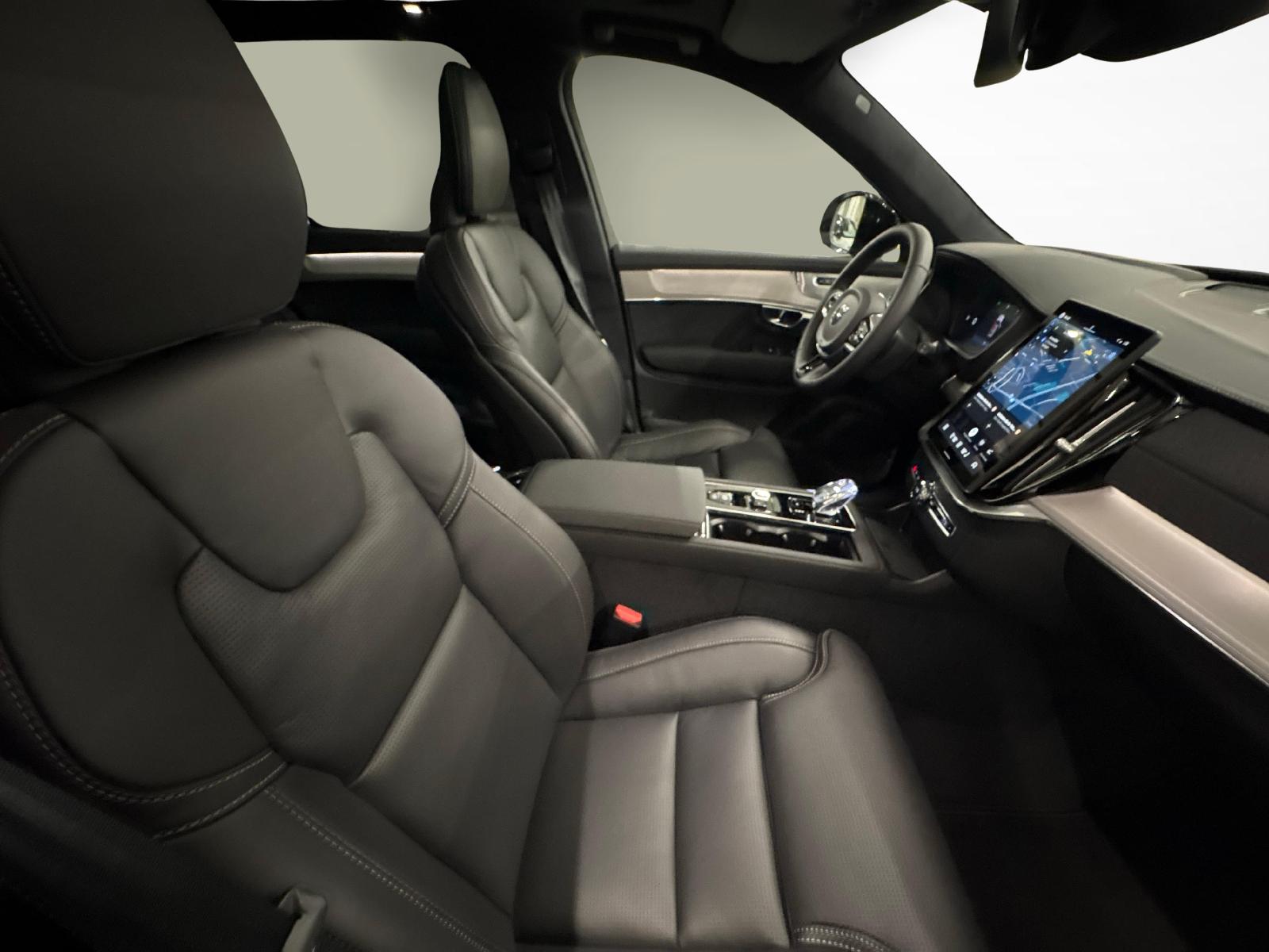 VOLVO XC90 2.0 B5 MH Black Edition AWD-image-31