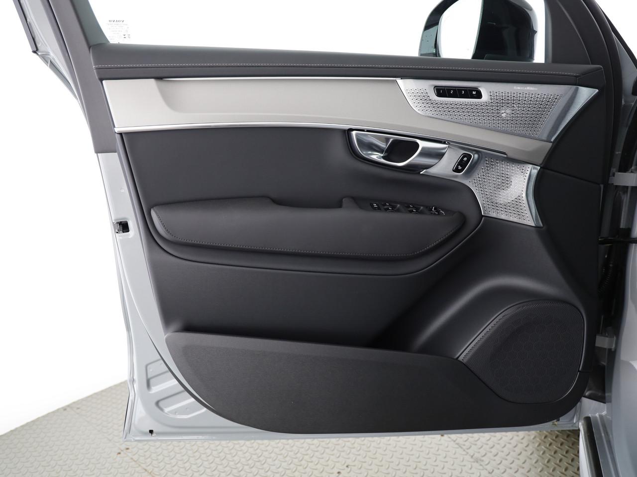 VOLVO XC90 2.0 B5 MH Black Edition AWD-image-15