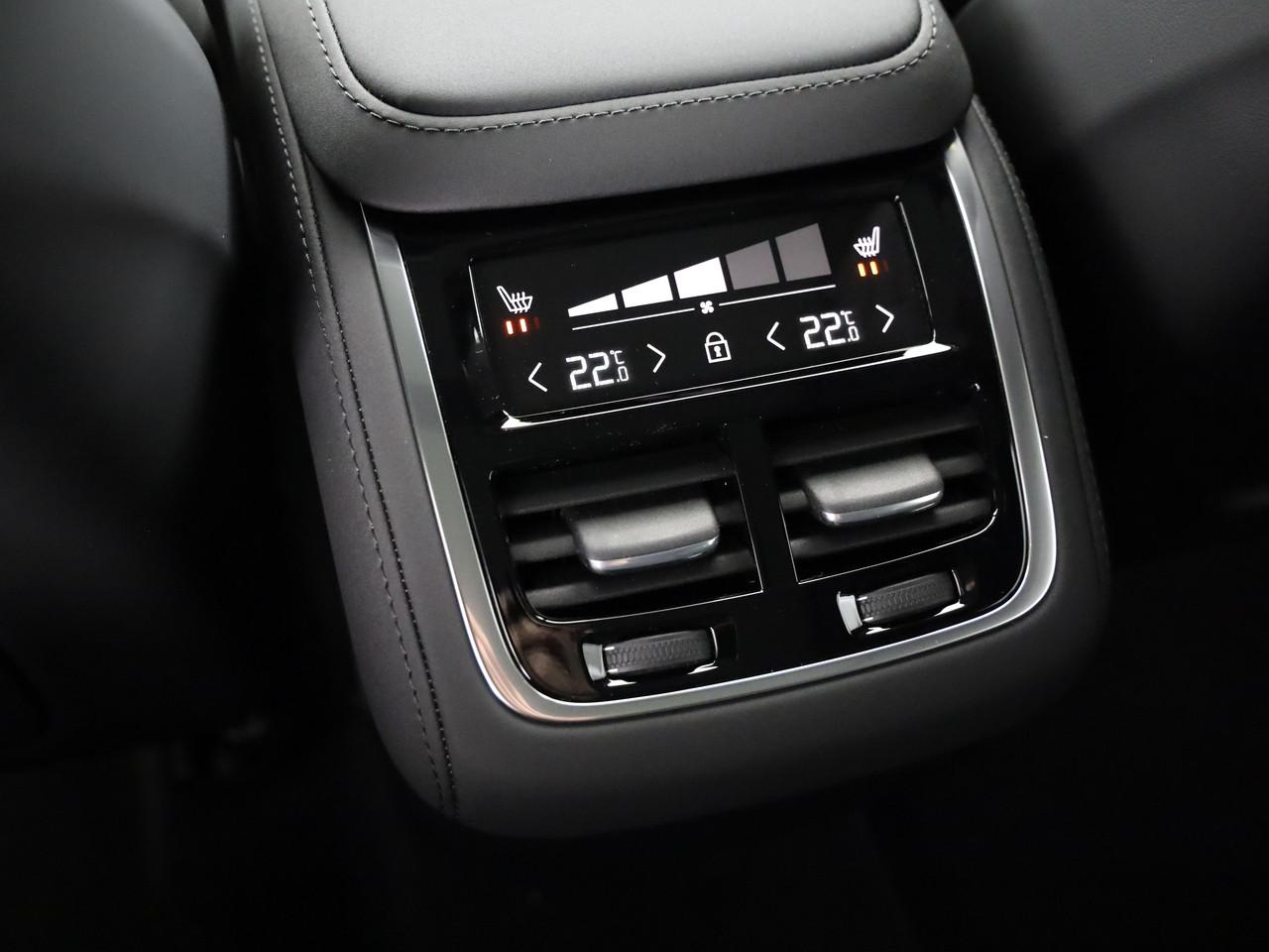 VOLVO XC90 2.0 B5 MH Black Edition AWD-image-21