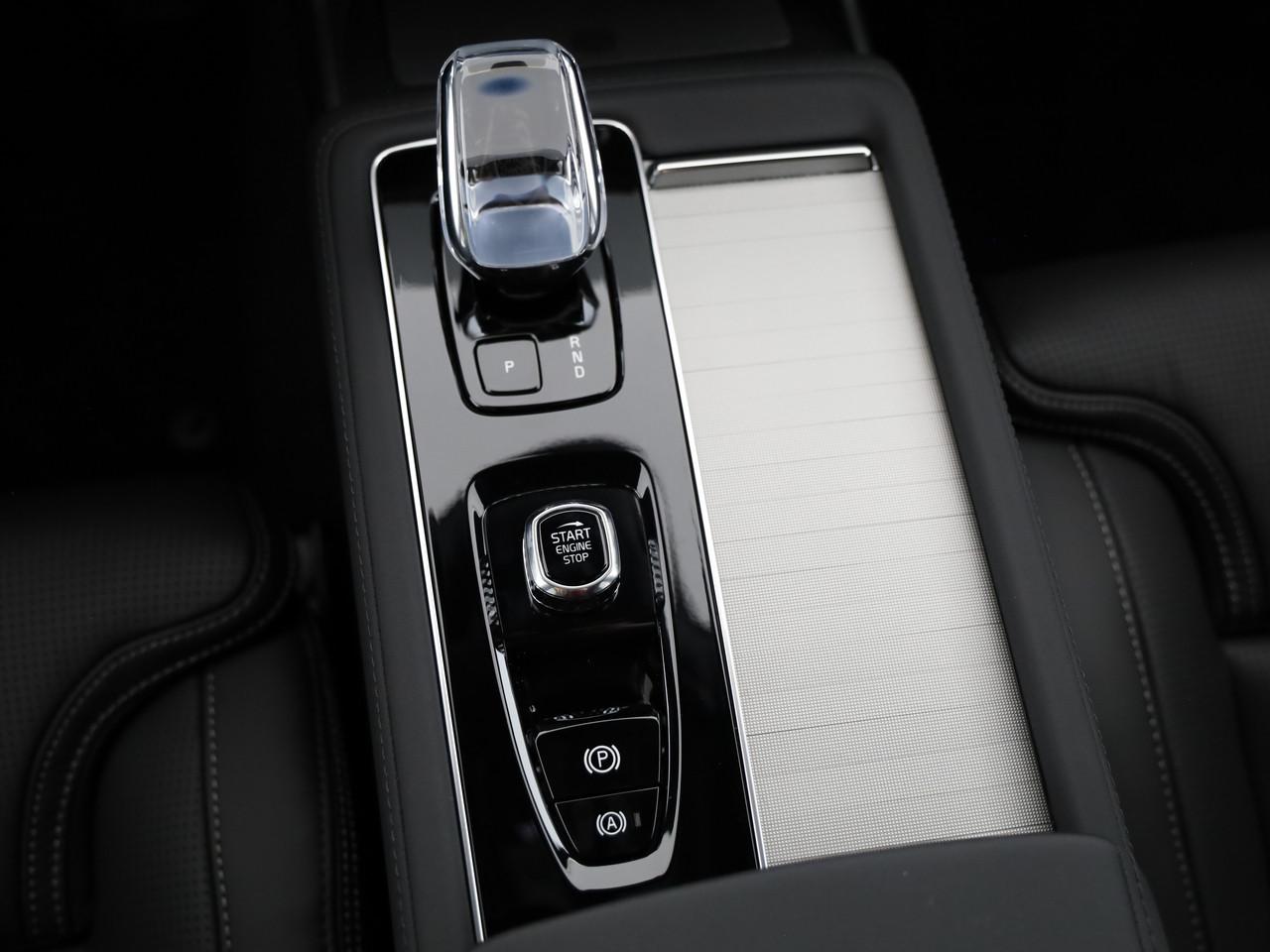VOLVO XC90 2.0 B5 MH Black Edition AWD-image-19