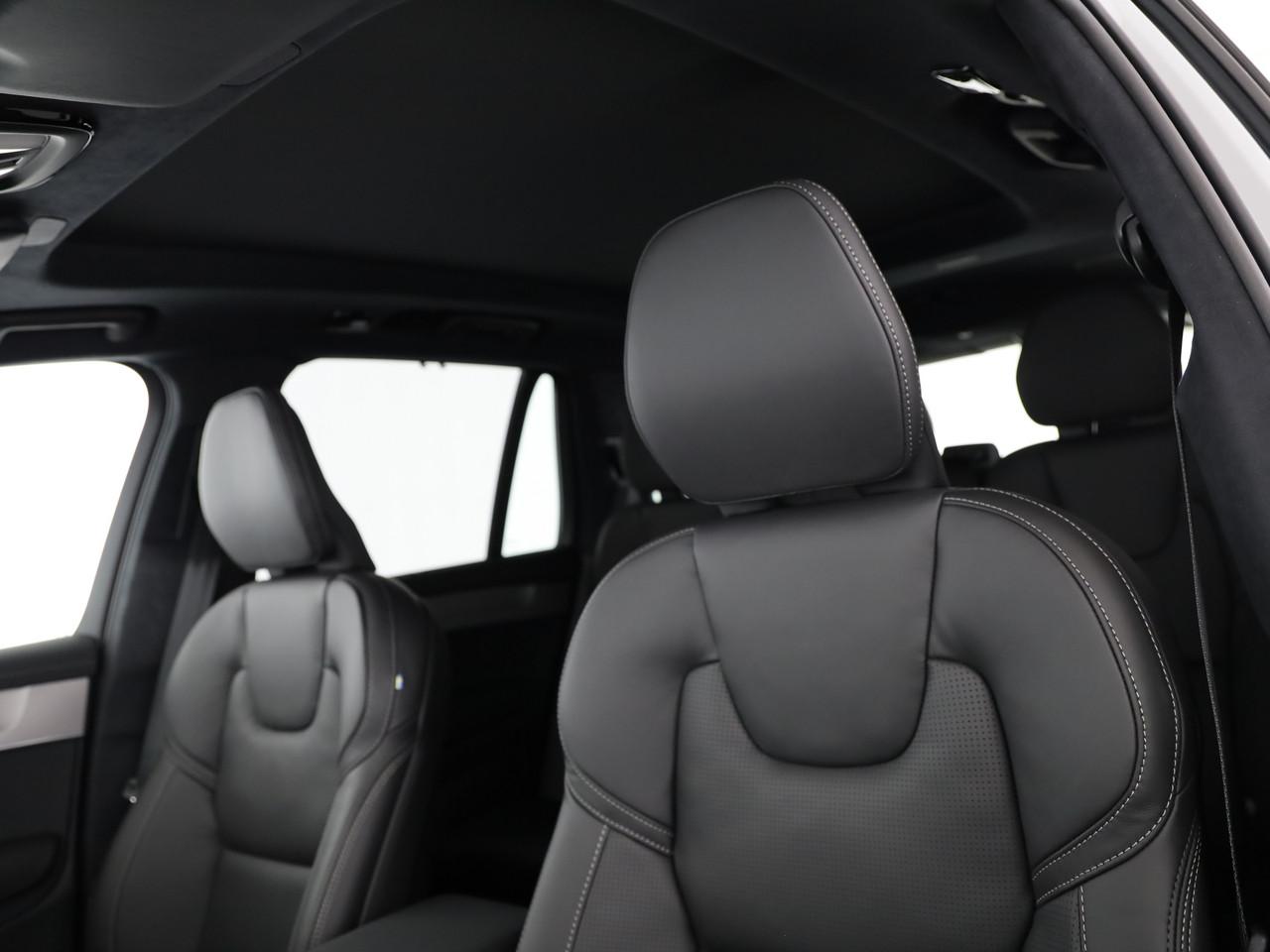 VOLVO XC90 2.0 B5 MH Black Edition AWD-image-11