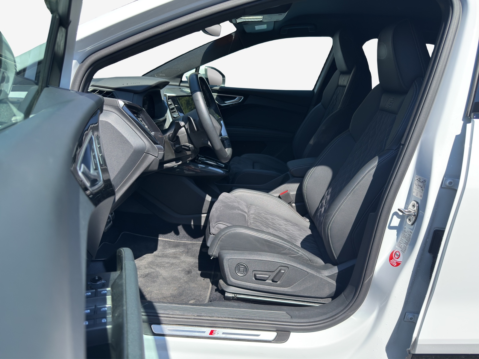 AUDI Q4 e-tron 40-image-7