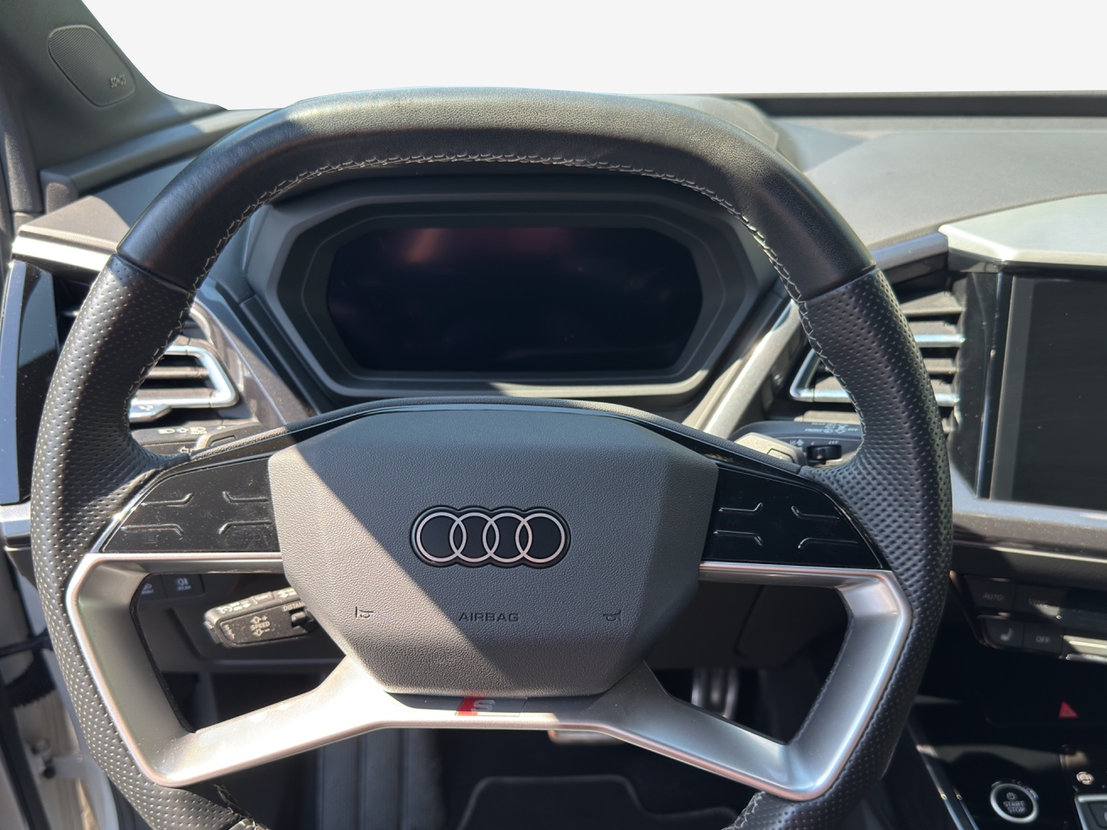 AUDI Q4 e-tron 40-image-9