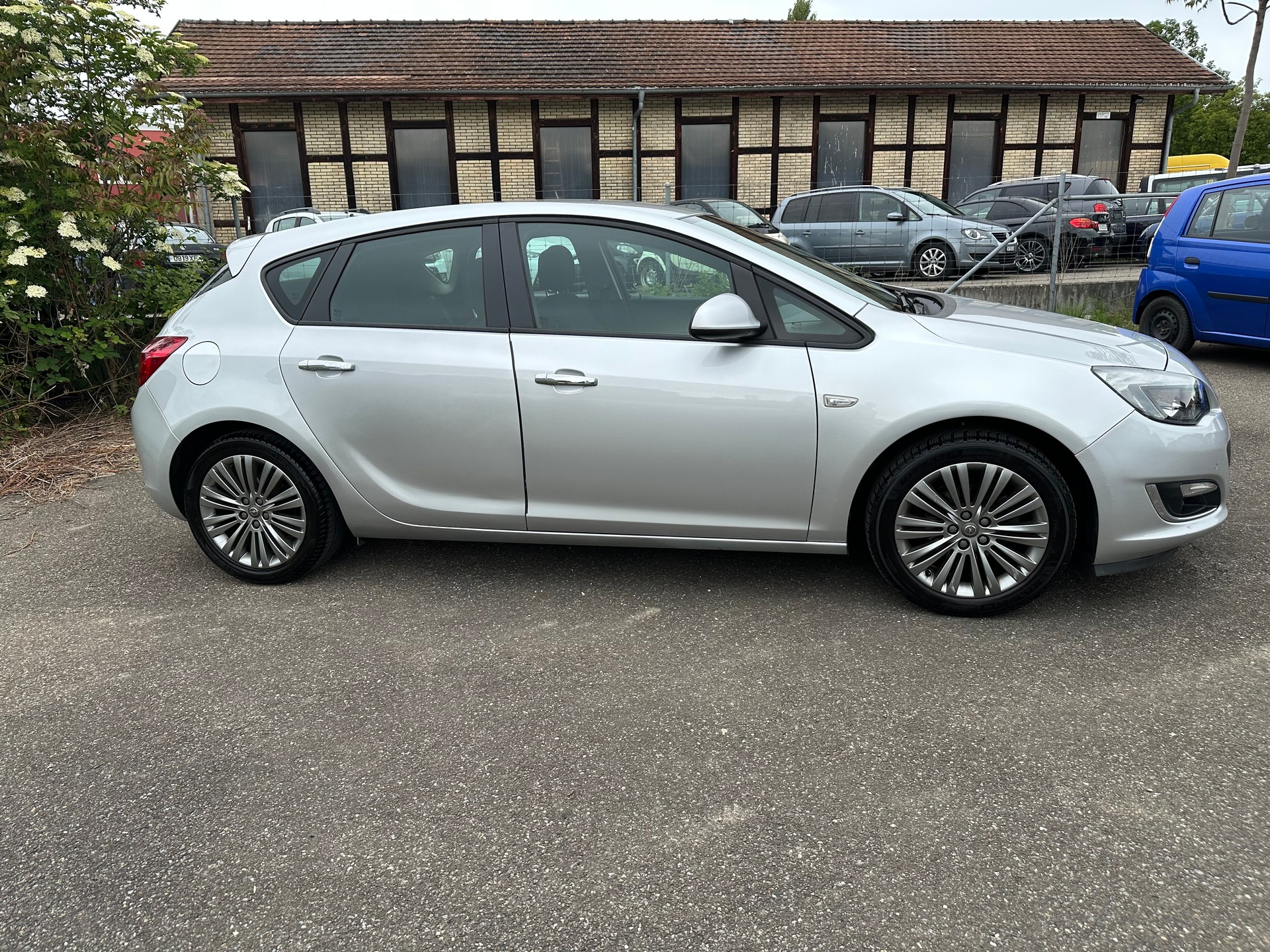 OPEL Astra 1.4i 16V Turbo Anniversary Edition Automatic-image-3