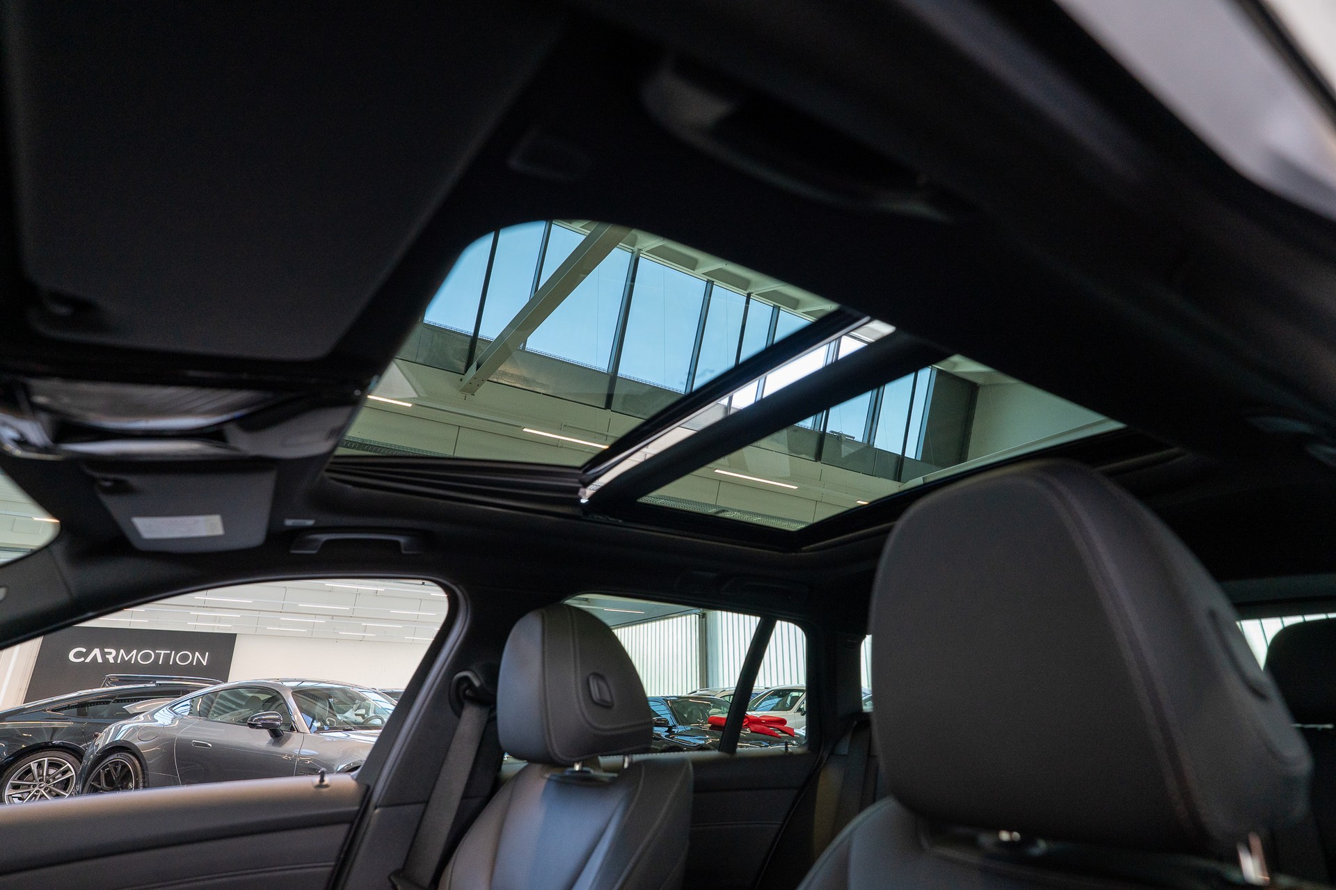 BMW M340d xDrive Touring / M Sport Pro / LCI / Panorama / 360°Kamera / HeadUp-image-9