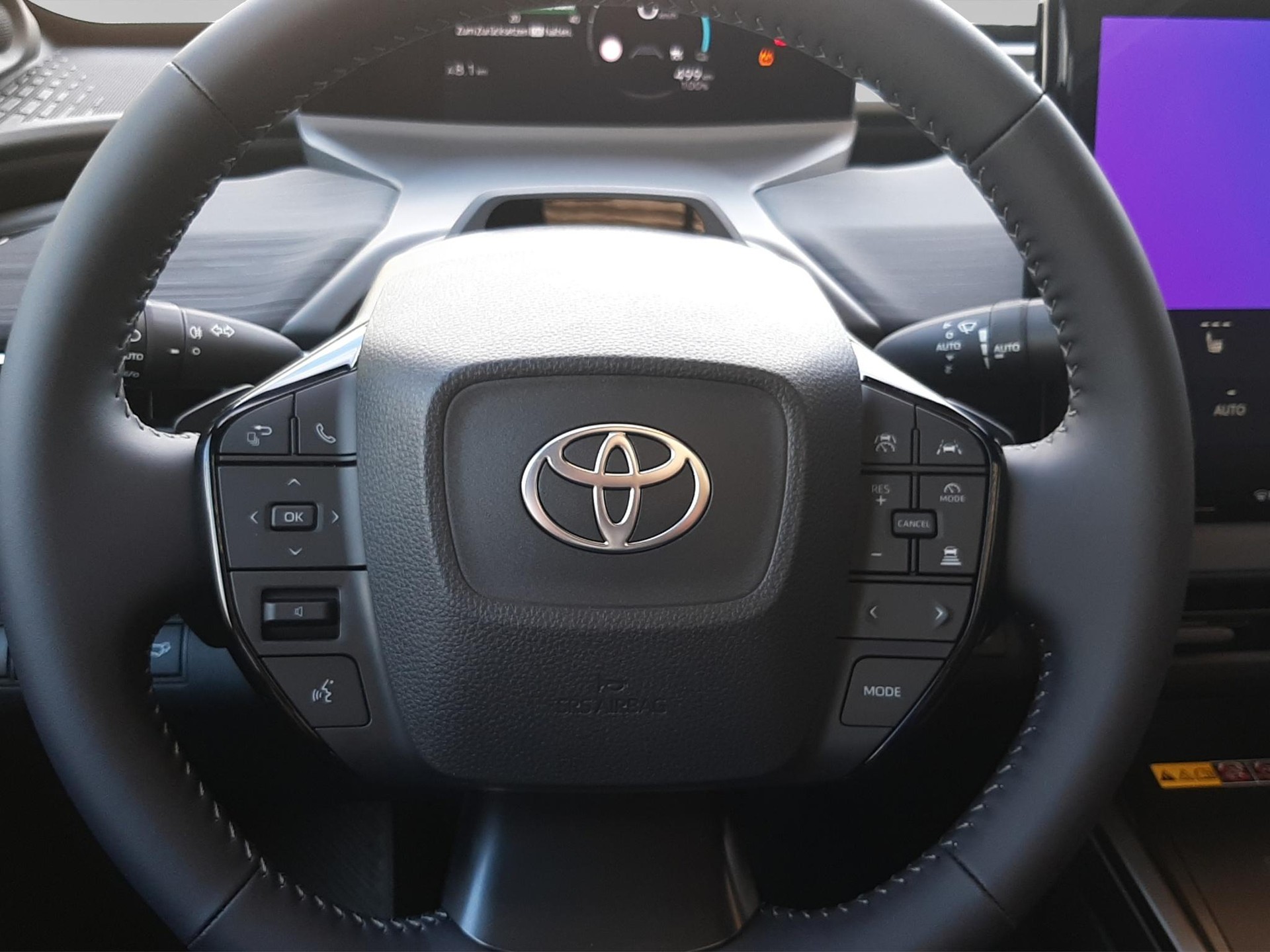 TOYOTA C-HR+ Premium AWD-image-10