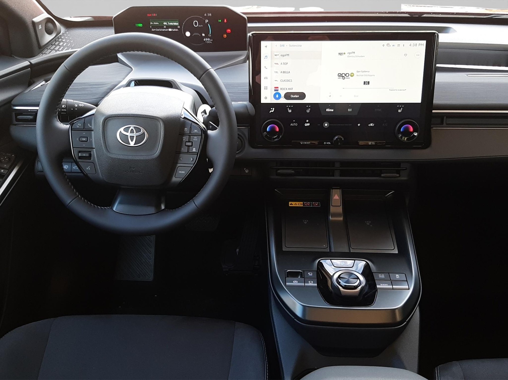 TOYOTA C-HR+ Premium AWD-image-11