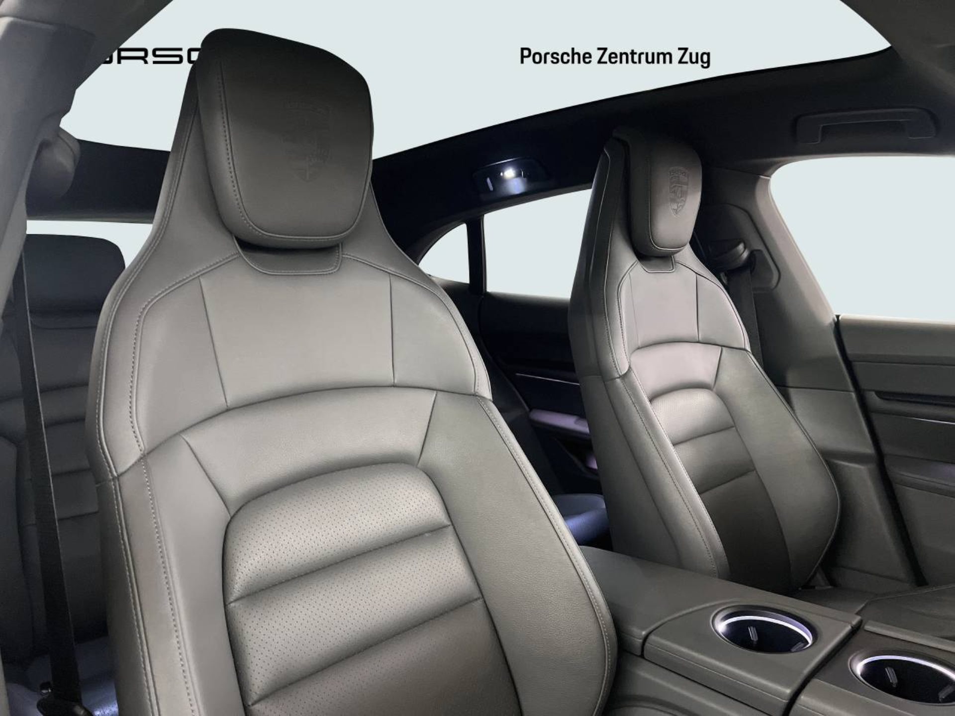 PORSCHE Taycan 4 Cross Turismo-image-19