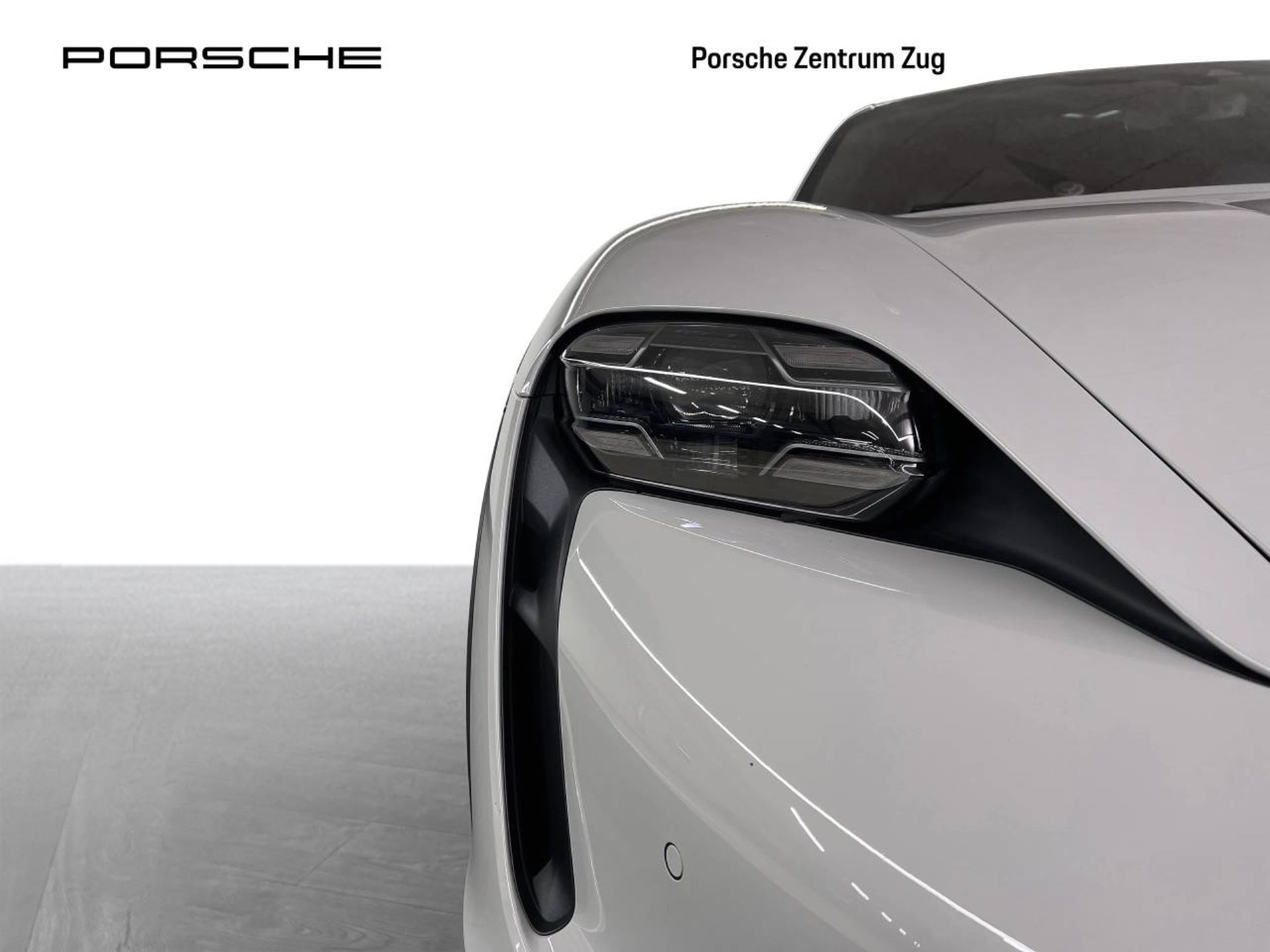 PORSCHE Taycan 4 Cross Turismo-image-11