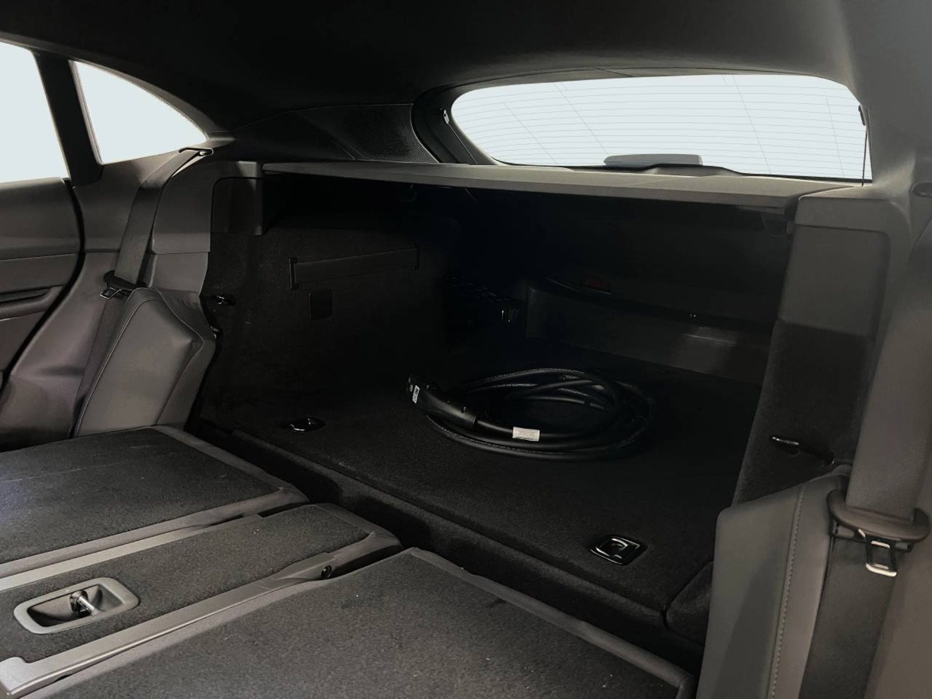 PORSCHE Taycan 4 Cross Turismo-image-24
