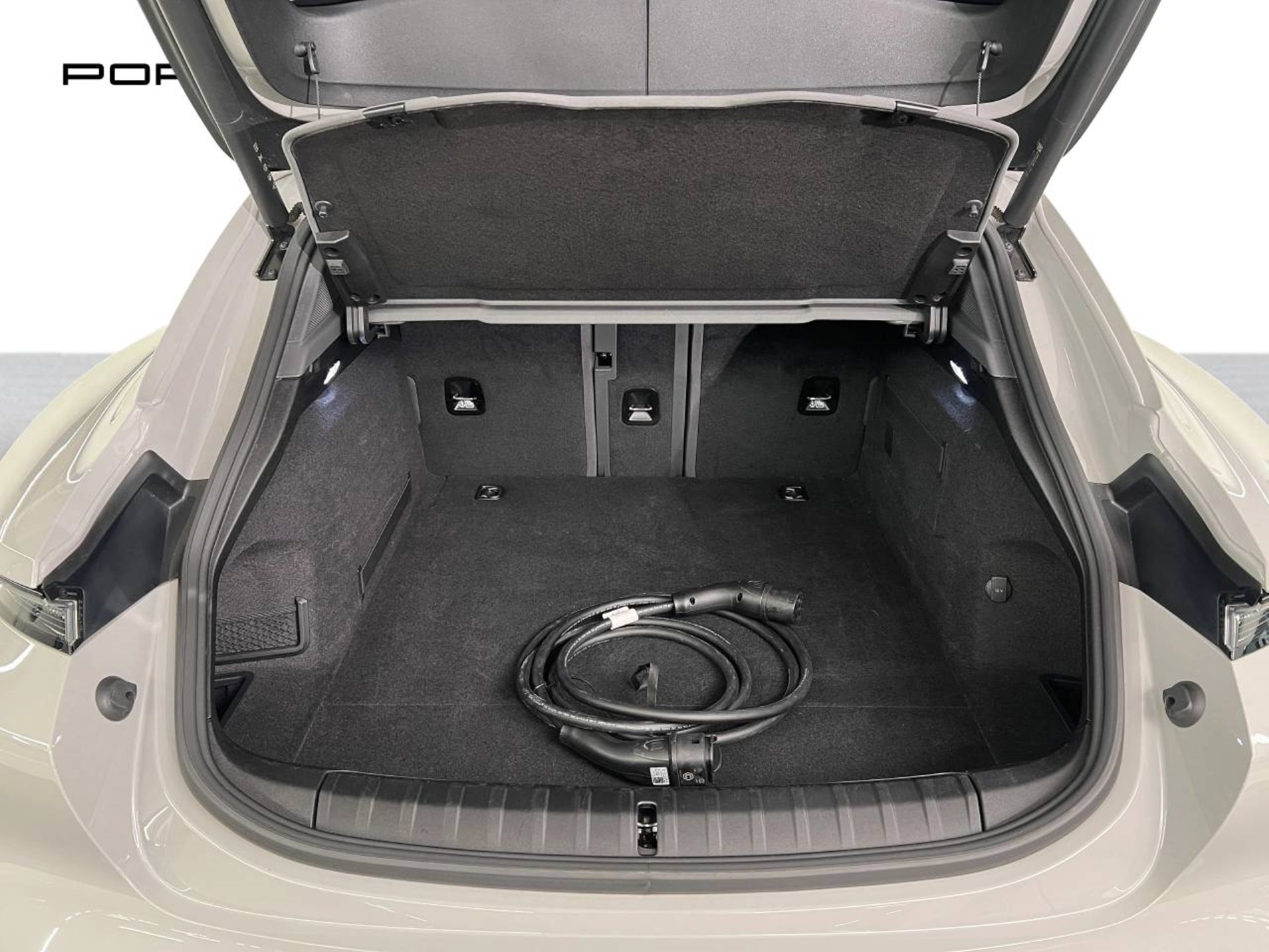 PORSCHE Taycan 4 Cross Turismo-image-14