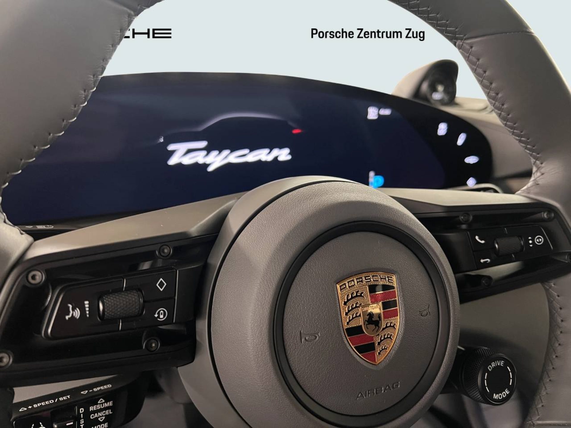 PORSCHE Taycan 4 Cross Turismo-image-16