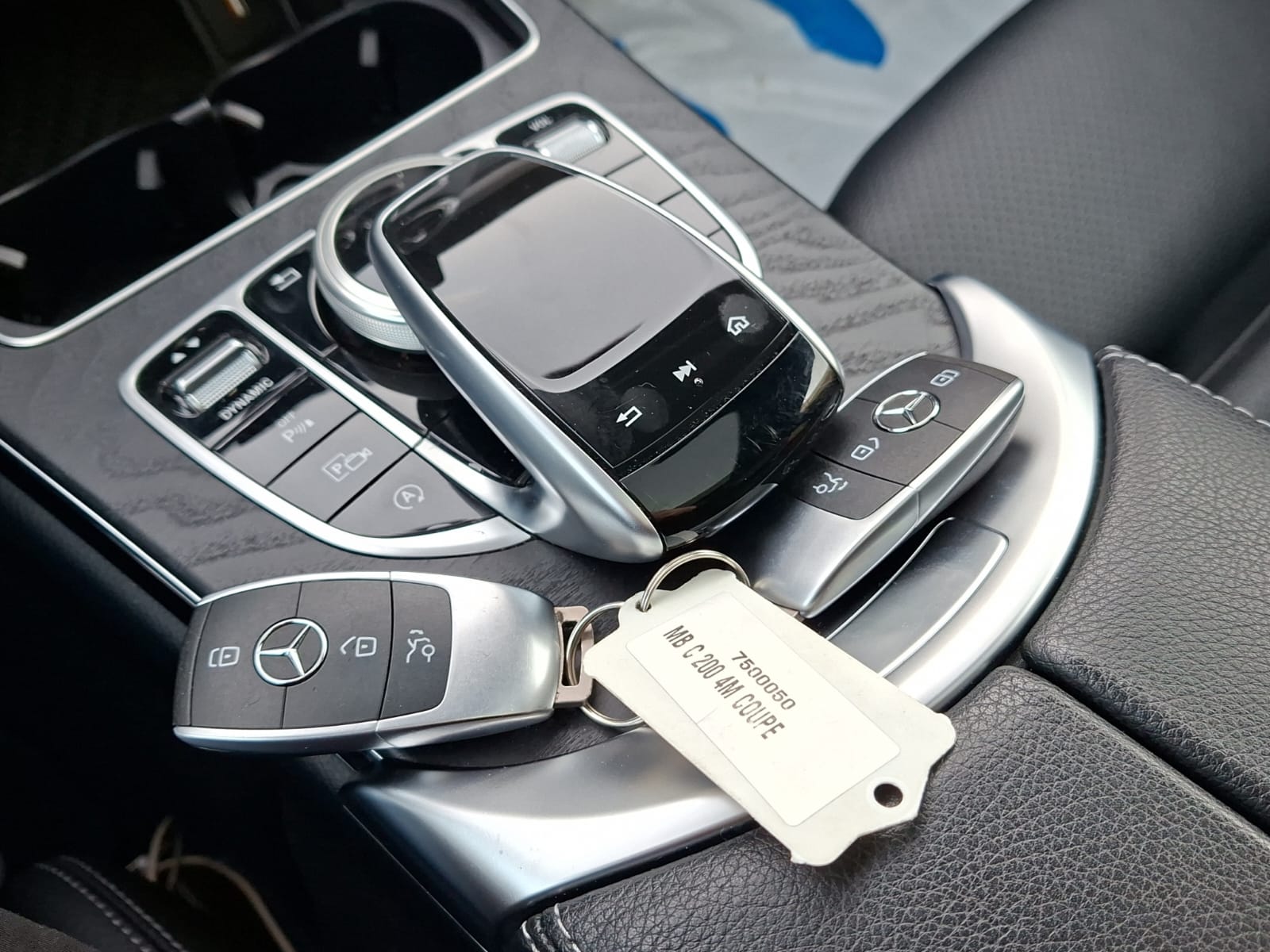 MERCEDES-BENZ C 200 Coupé 4Matic 9G-Tronic-image-17