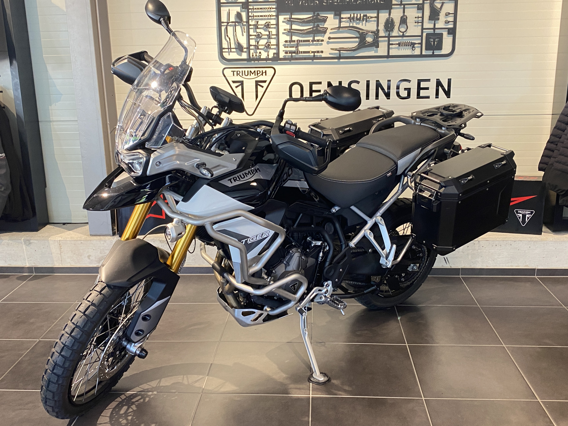 TRIUMPH Tiger 900 Rally Pro (ab Kauf 12 Monate Garantie)-showroom-element-1