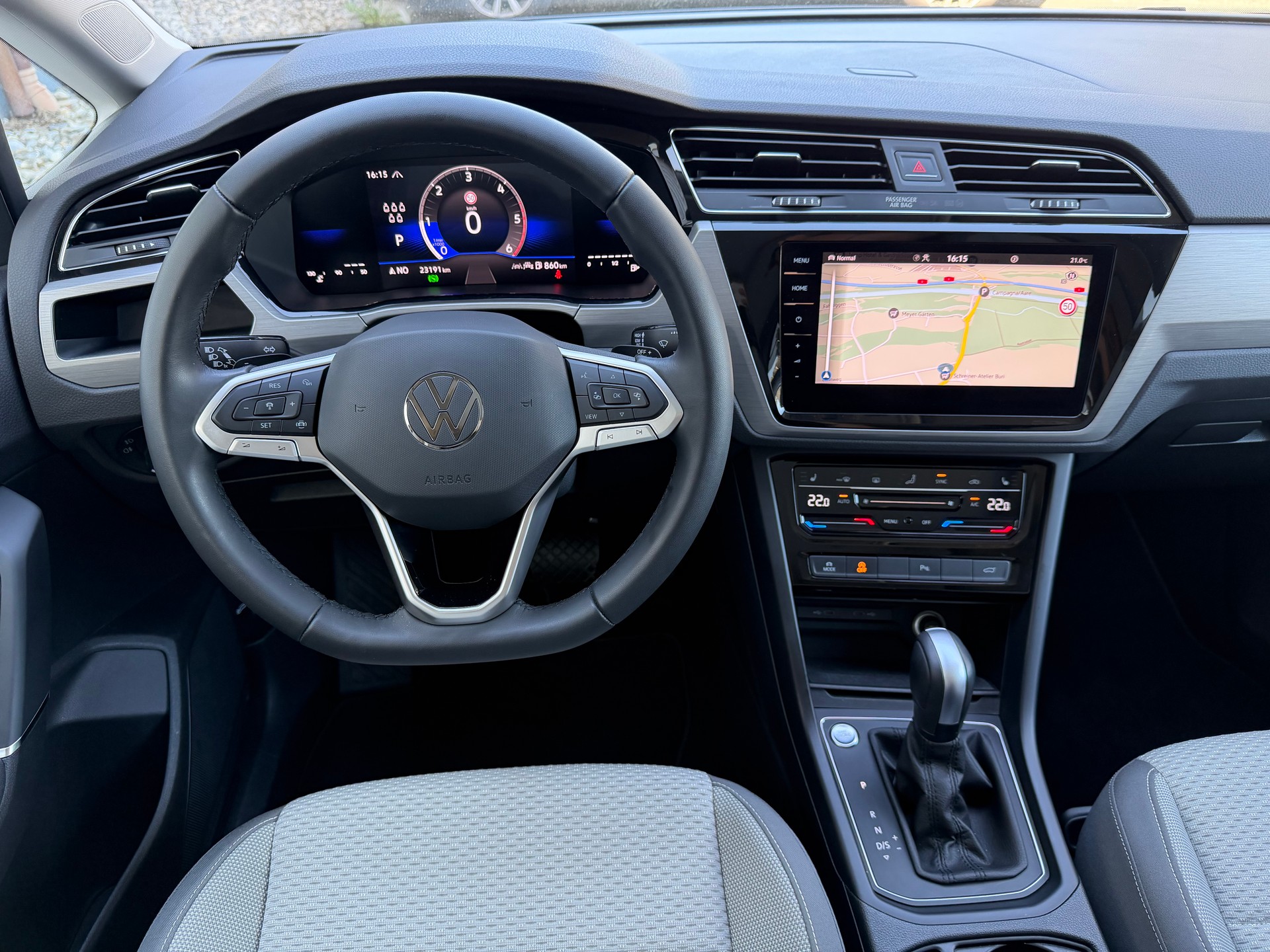 VW Touran 2.0 TDI BlueMotion Technology Comfortline DSG-image-19