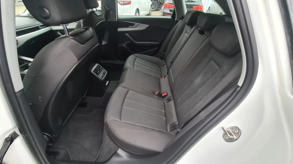 AUDI A4 Avant 35 TDI Attraction S-tronic ** Xenon ** PDC V+H ** Frsich ab MFK & Service **-image-12