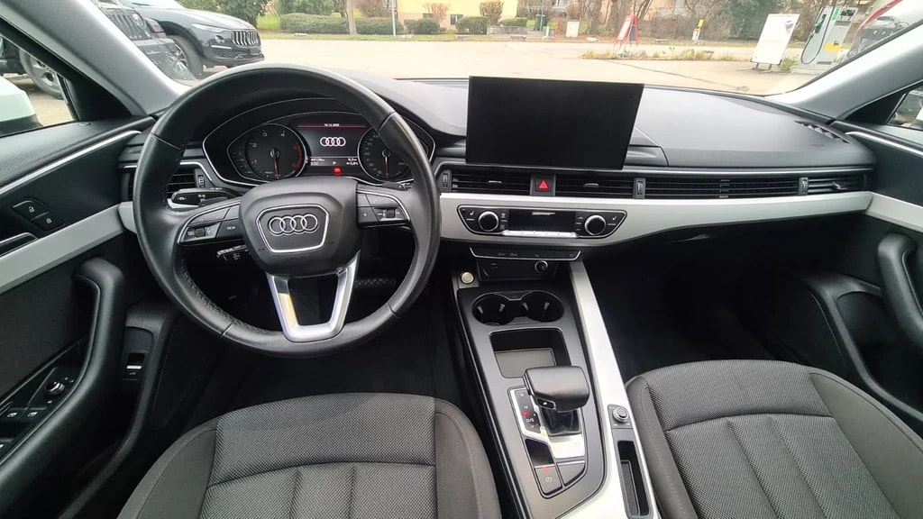 AUDI A4 Avant 35 TDI Attraction S-tronic ** Xenon ** PDC V+H ** Frsich ab MFK & Service **-image-10