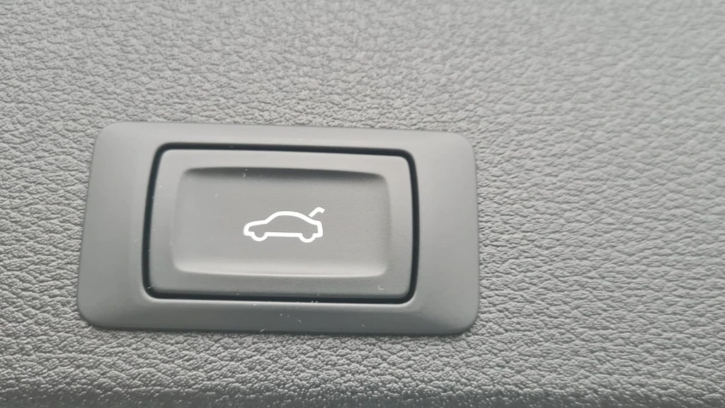 AUDI A4 Avant 35 TDI Attraction S-tronic ** Xenon ** PDC V+H ** Frsich ab MFK & Service **-image-7