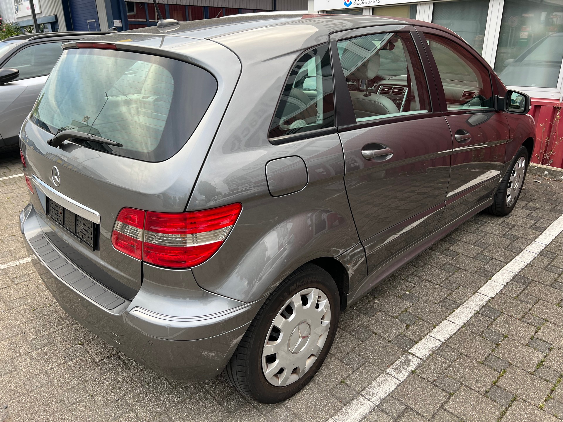 MERCEDES-BENZ B 200 Autotronic-image-3