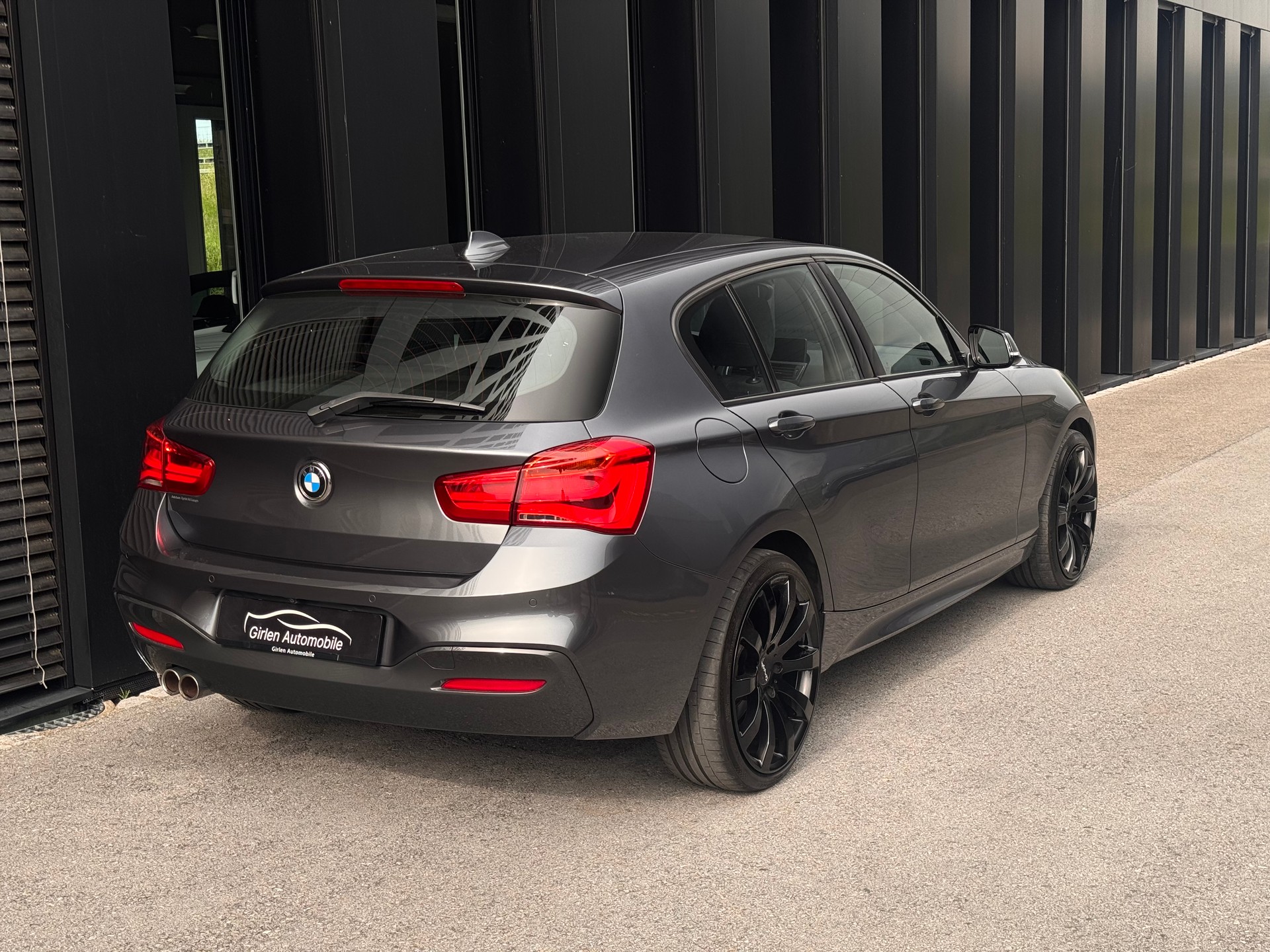 BMW 120d xDrive M Sport Steptronic-image-10