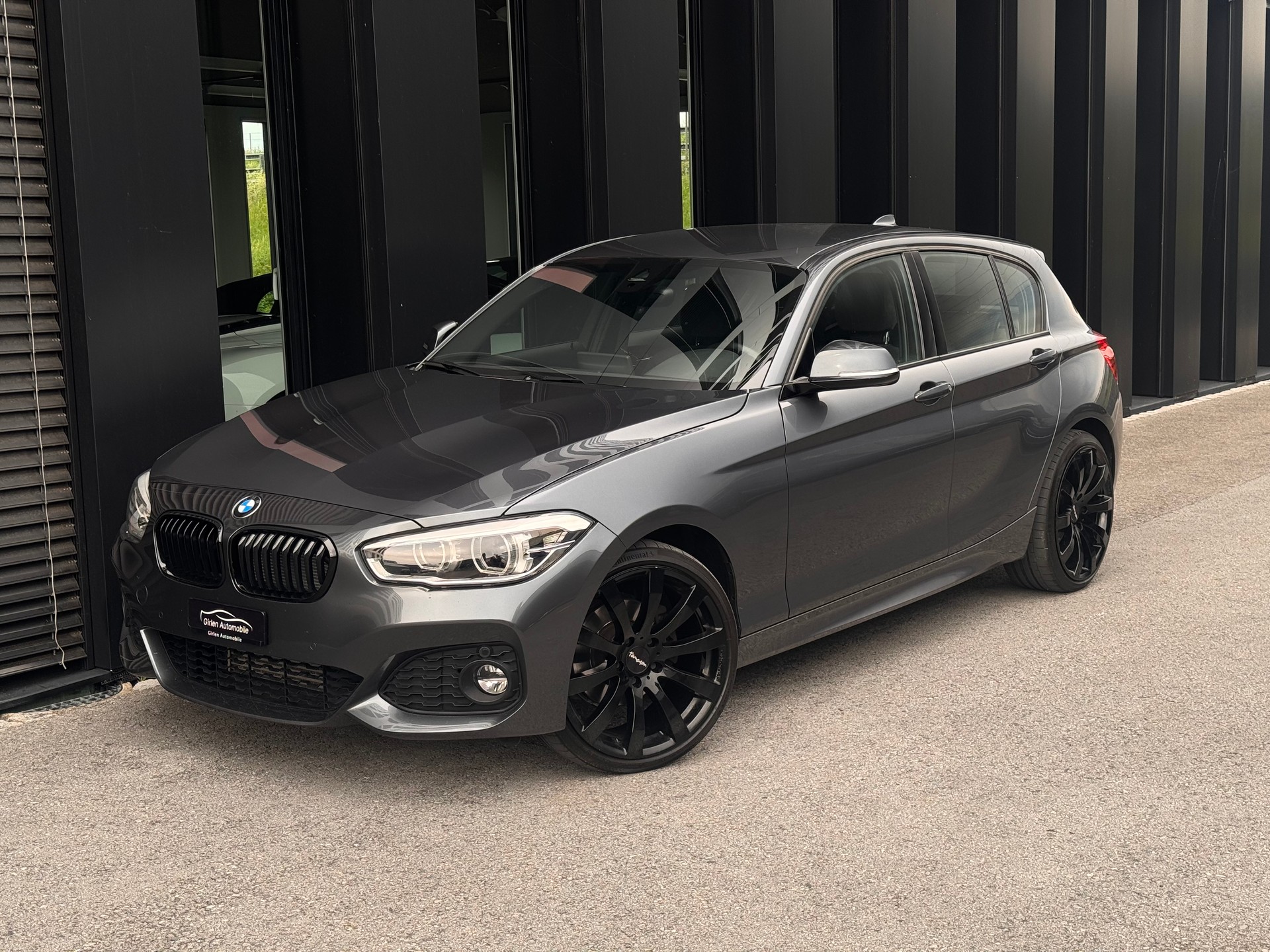 BMW 120d xDrive M Sport Steptronic-image-0