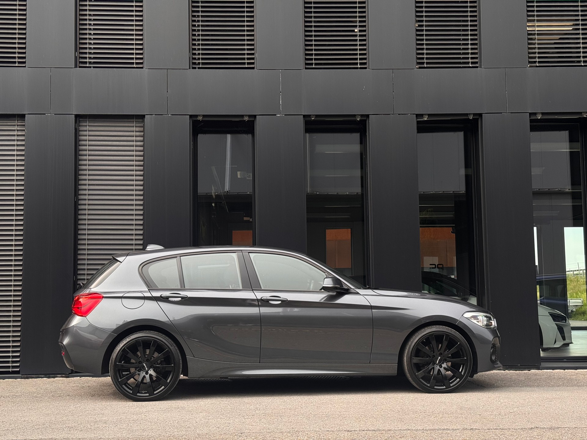 BMW 120d xDrive M Sport Steptronic-image-9