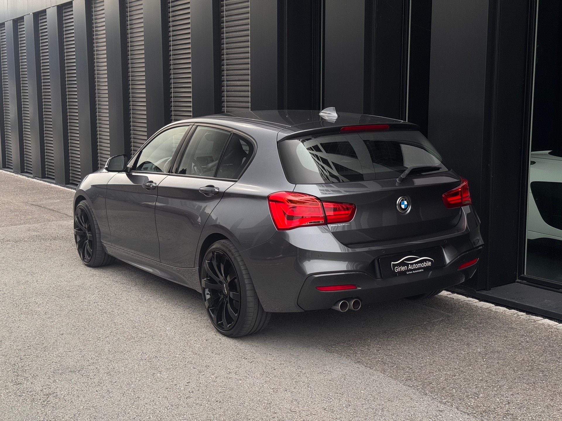 BMW 120d xDrive M Sport Steptronic-image-4