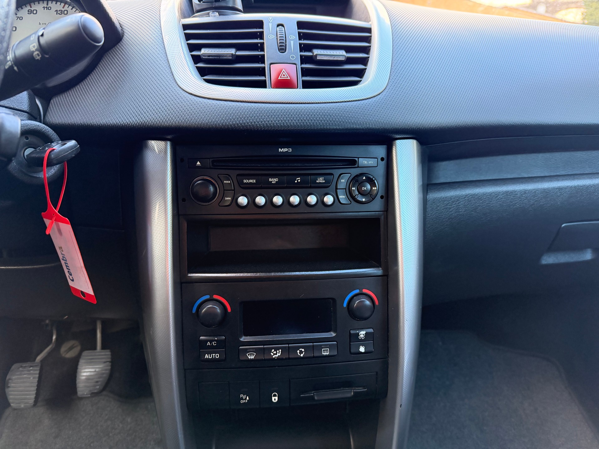 PEUGEOT 207 1.6 16V Black&Silver-image-24
