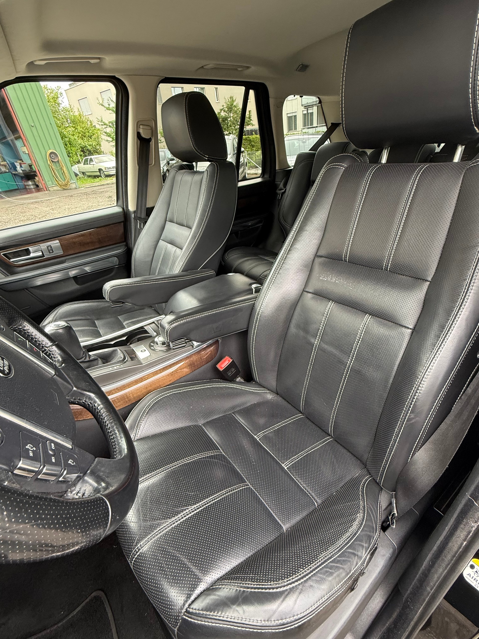 LAND ROVER Range Rover Sport 3.0 TDV6 HSE Automatic-image-5