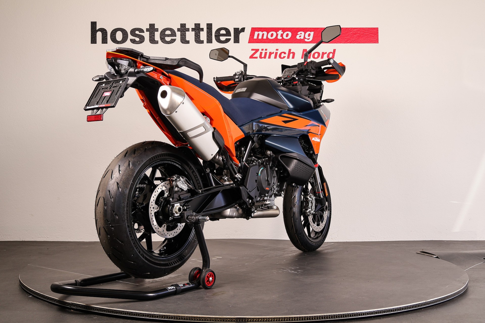 KTM 890 SMT-showroom-element-2
