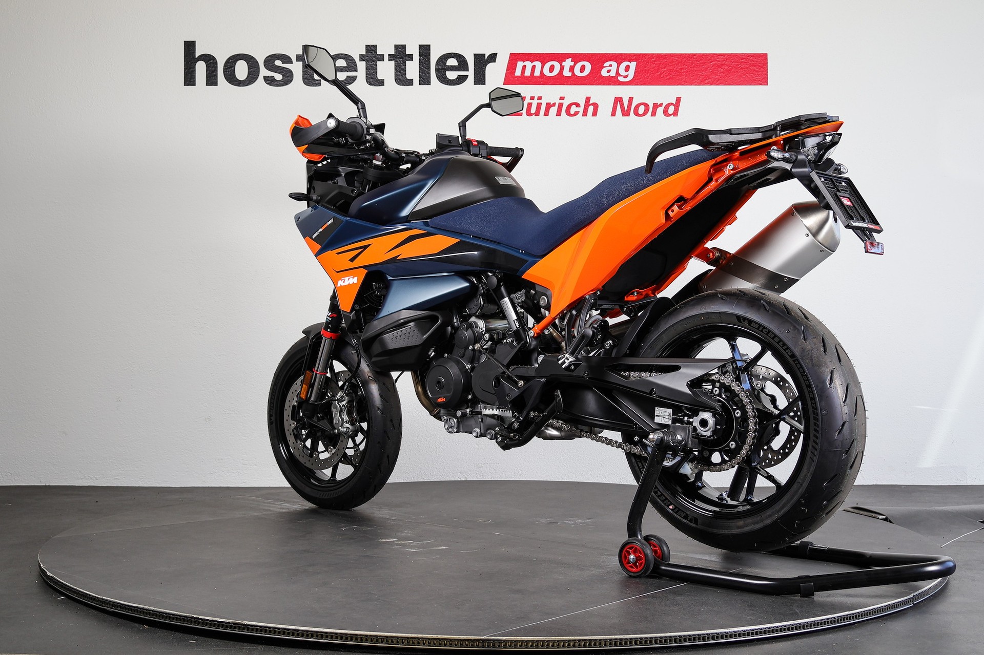 KTM 890 SMT-showroom-element-3