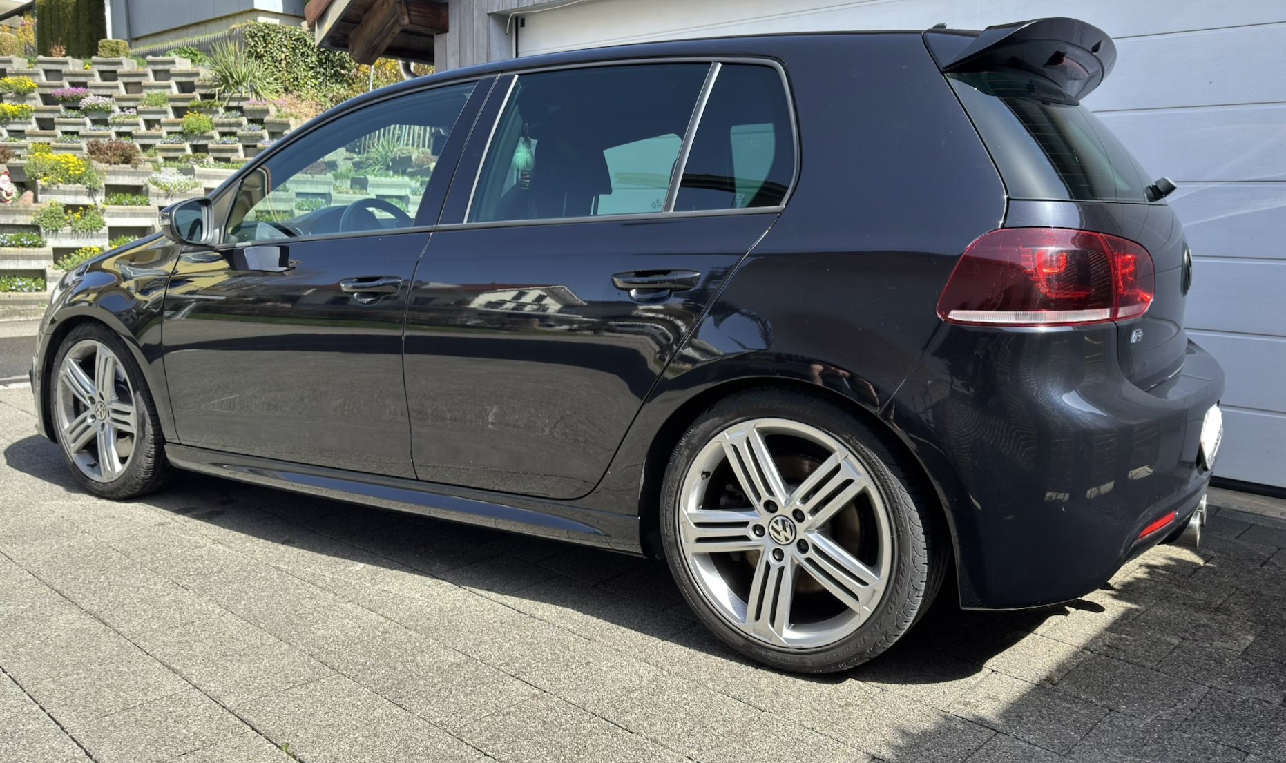 VW 2.0 TSI R 4motion-image-1