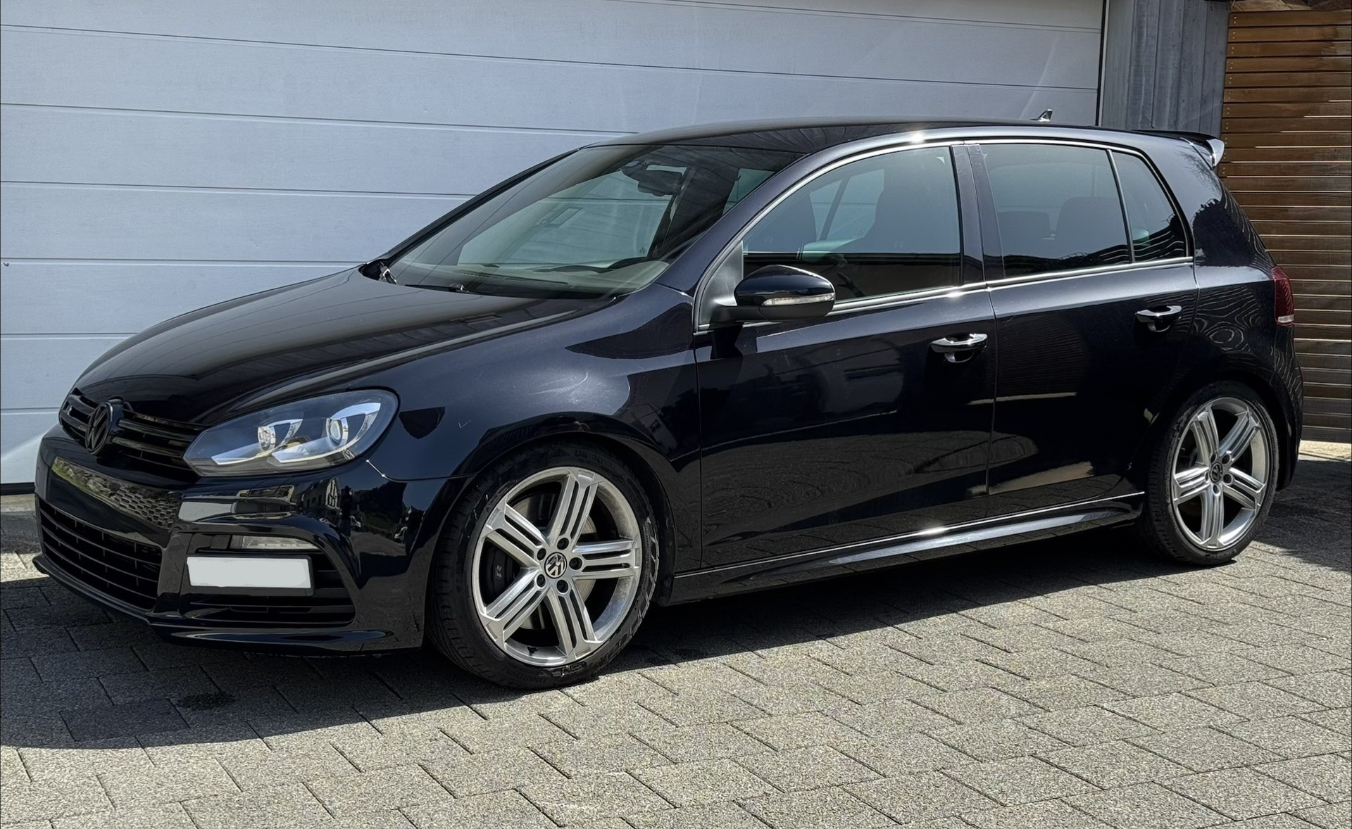 VW 2.0 TSI R 4motion-image-0
