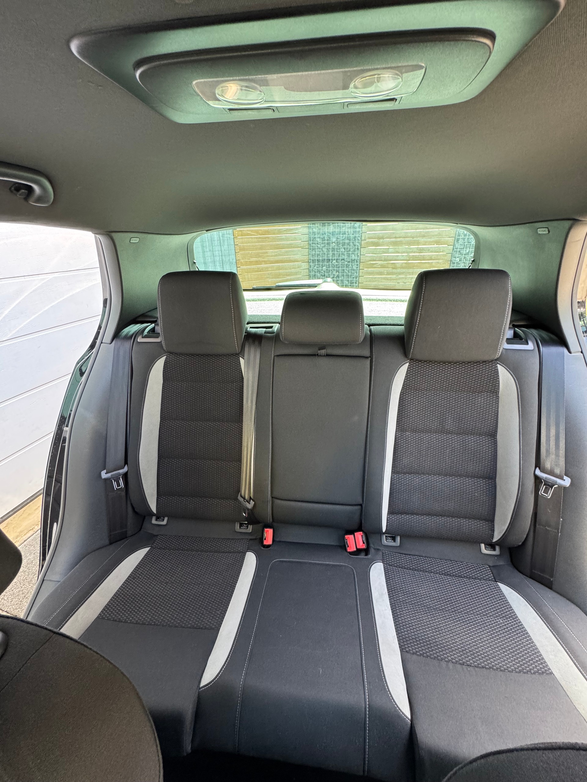 VW 2.0 TSI R 4motion-image-3