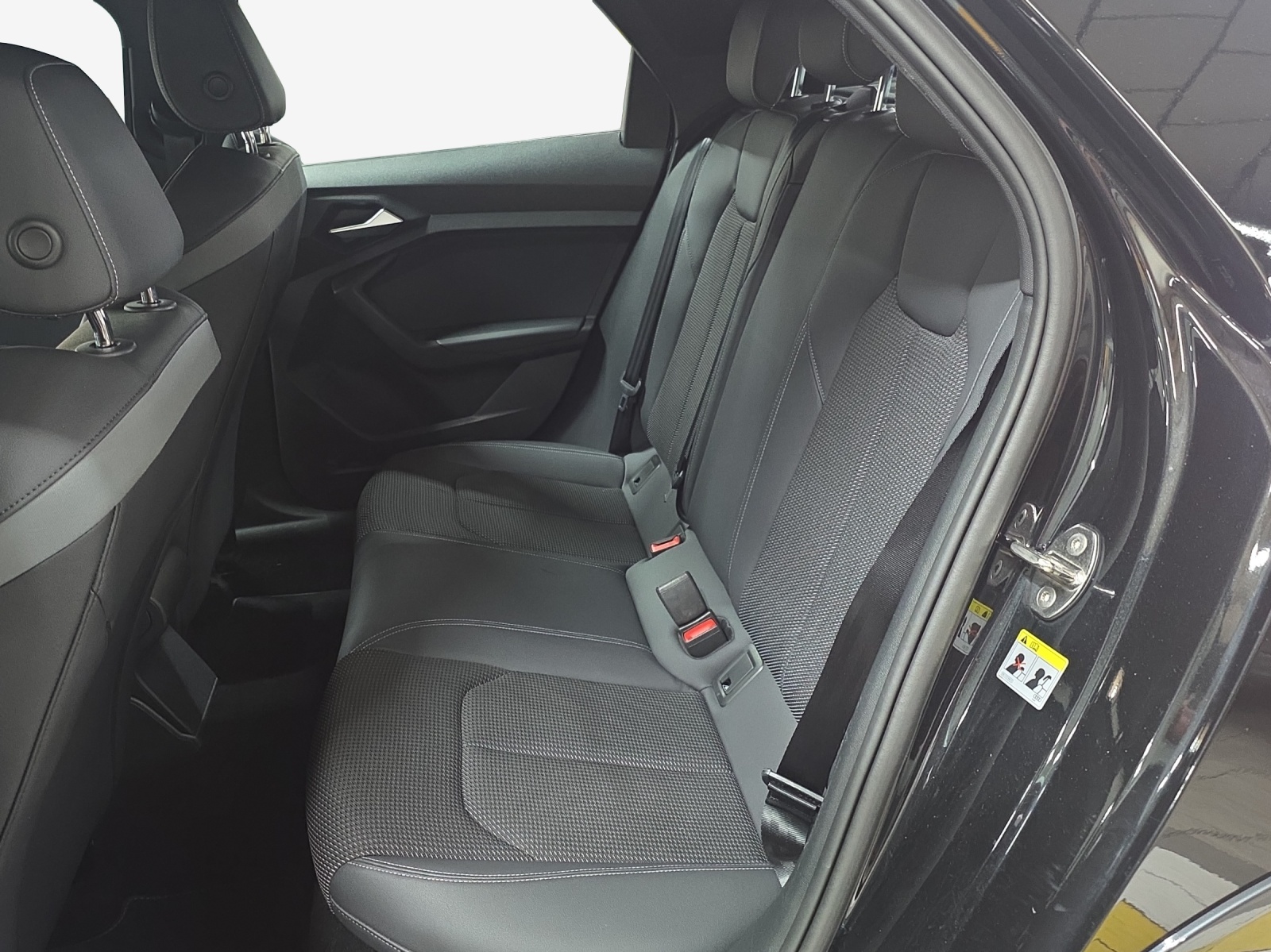 AUDI A1 City Carver30 TFSI Attraction-image-11