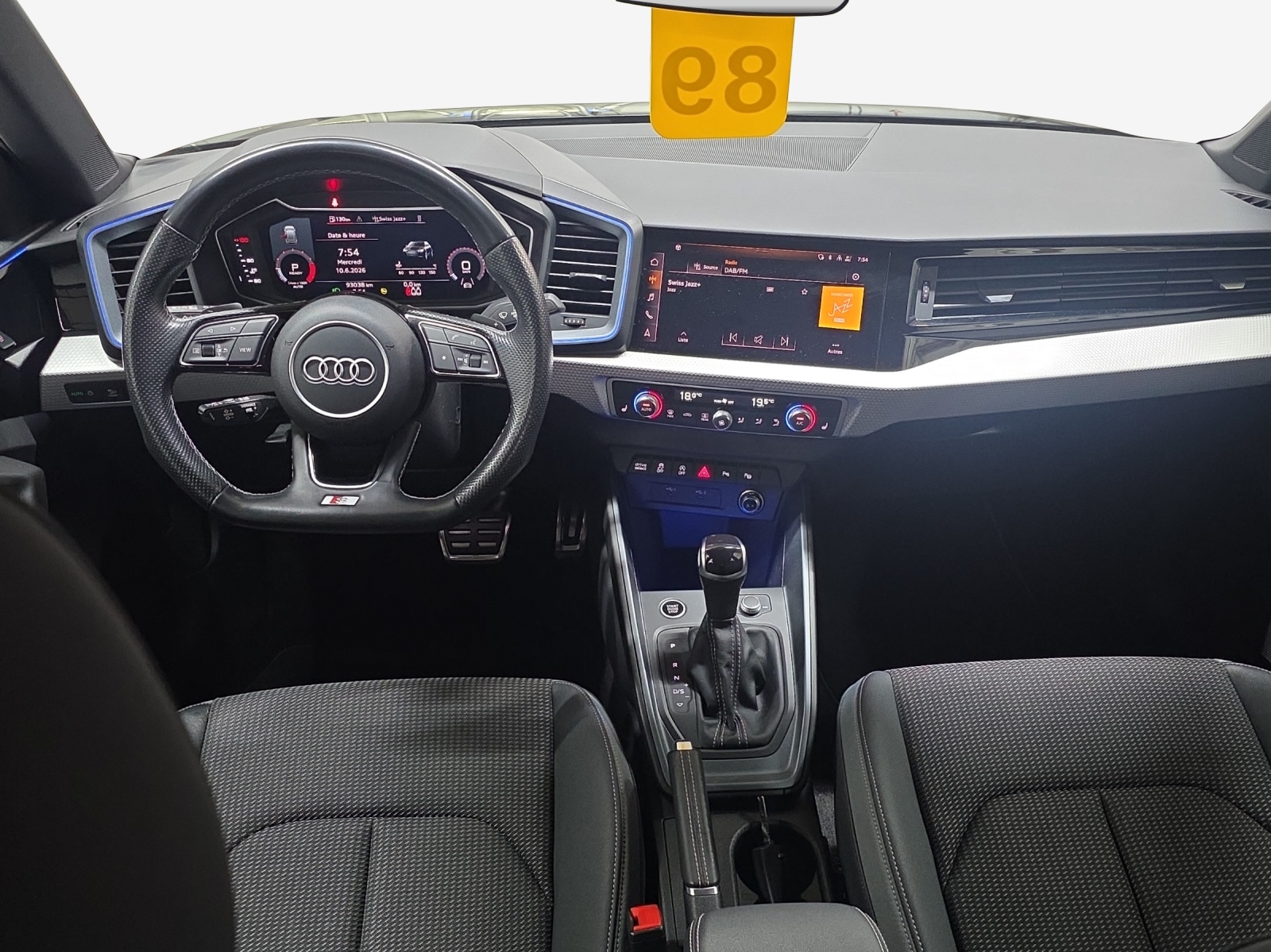 AUDI A1 City Carver30 TFSI Attraction-image-8