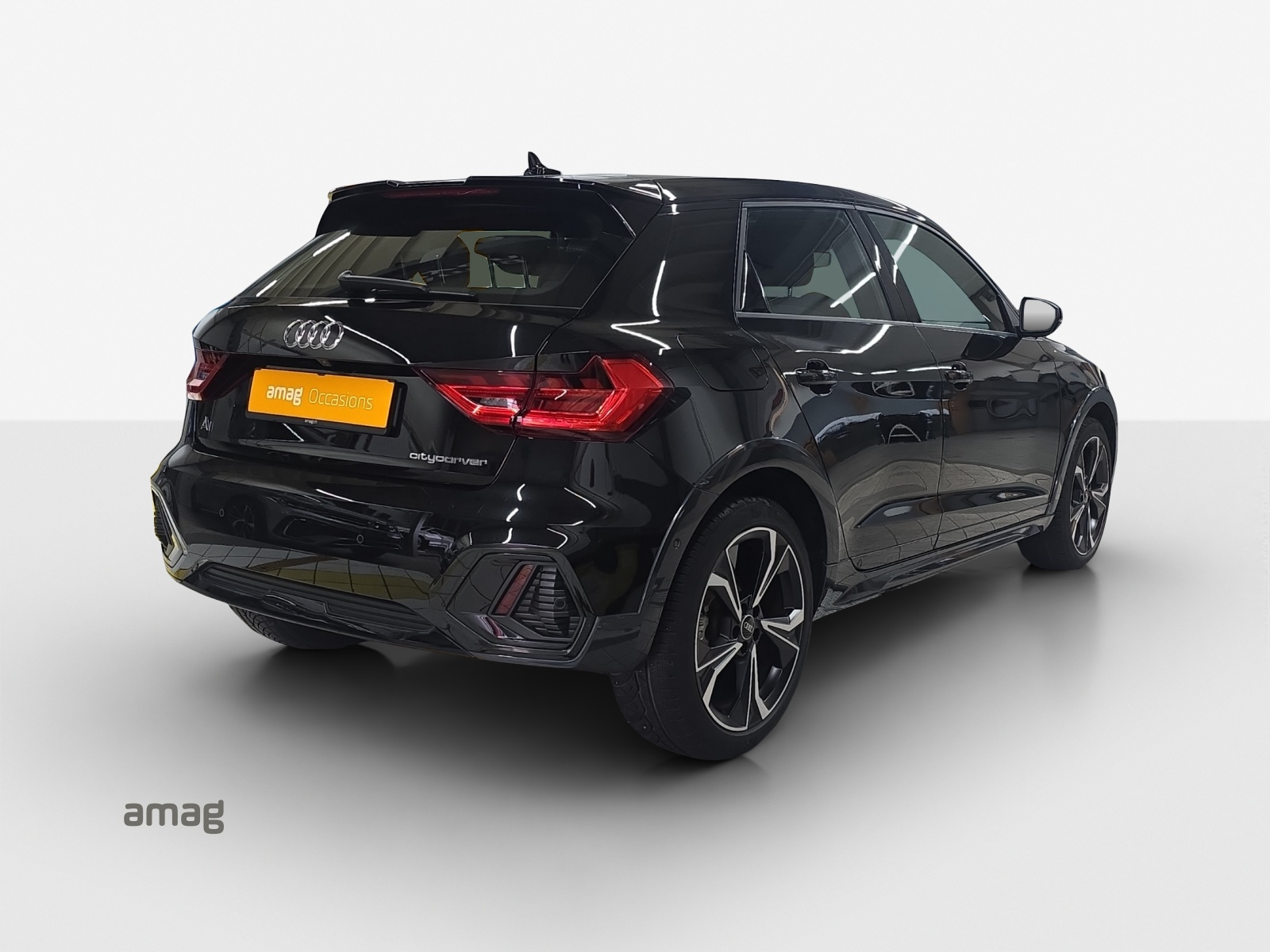 AUDI A1 City Carver30 TFSI Attraction-image-4