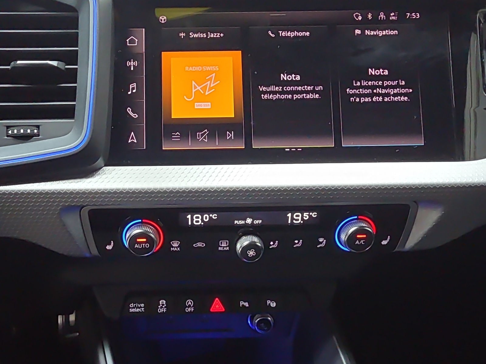 AUDI A1 City Carver30 TFSI Attraction-image-10