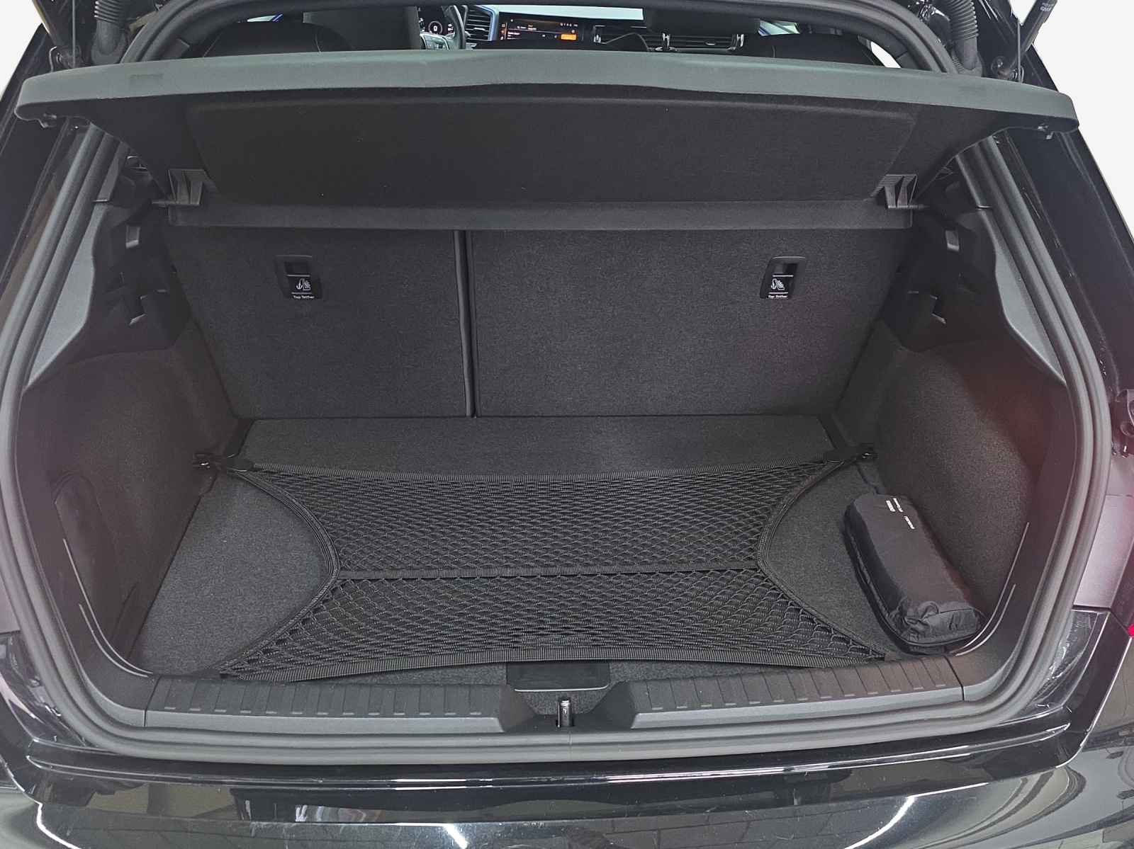 AUDI A1 City Carver30 TFSI Attraction-image-12