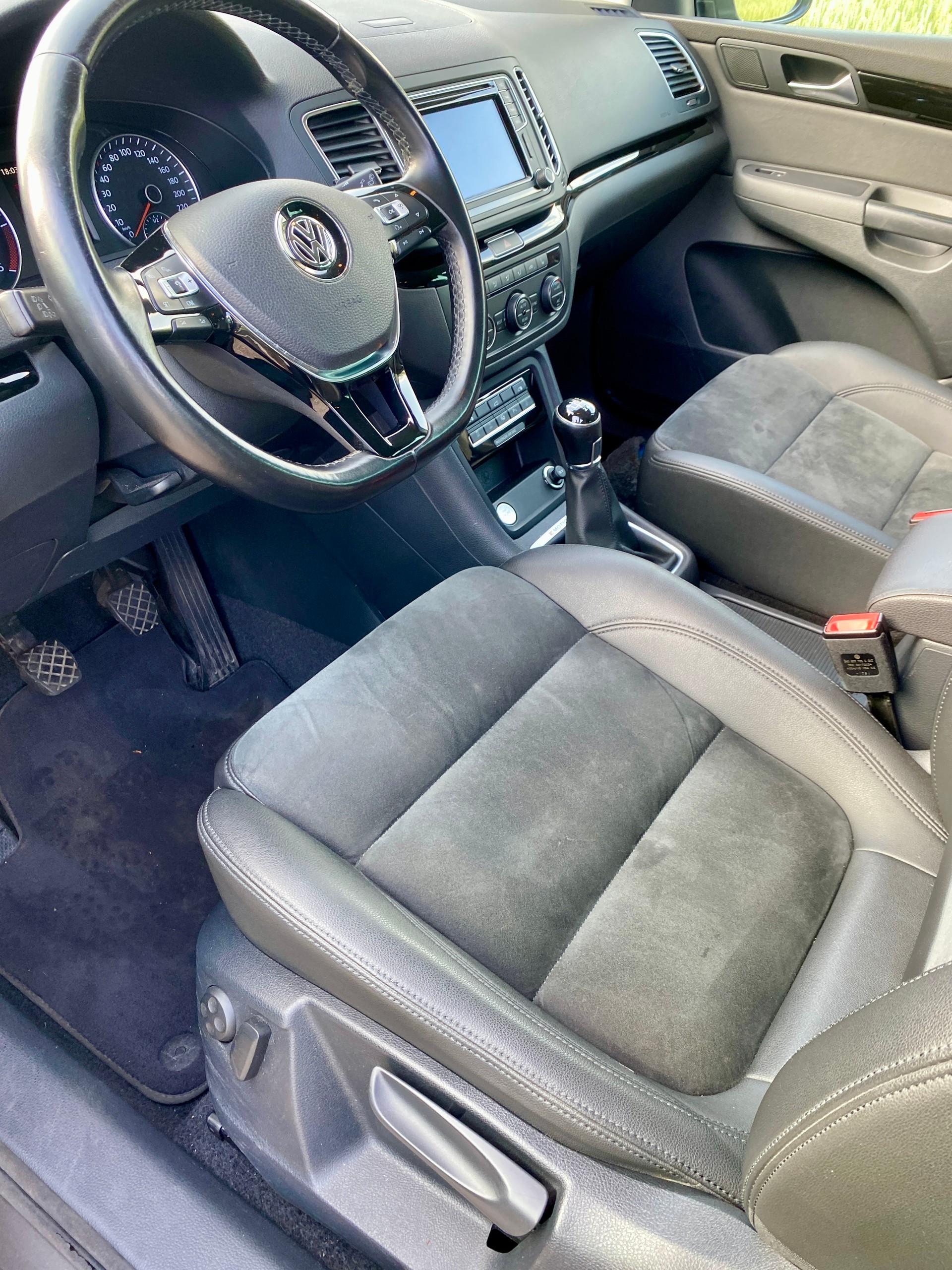 VW 2.0 TDI BMT Comfortline 4Motion-image-5