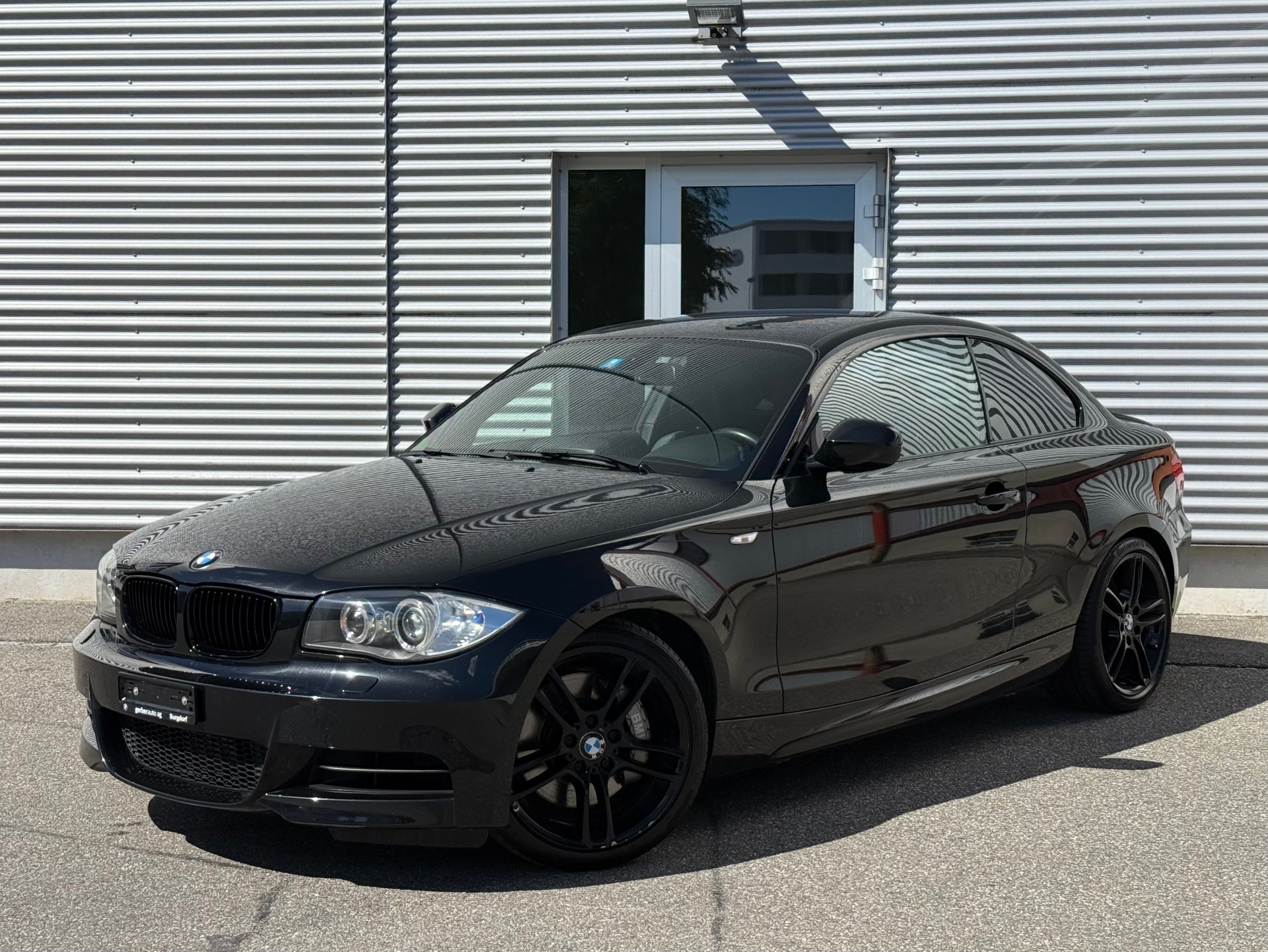BMW 135i Coupé DSG-image-0