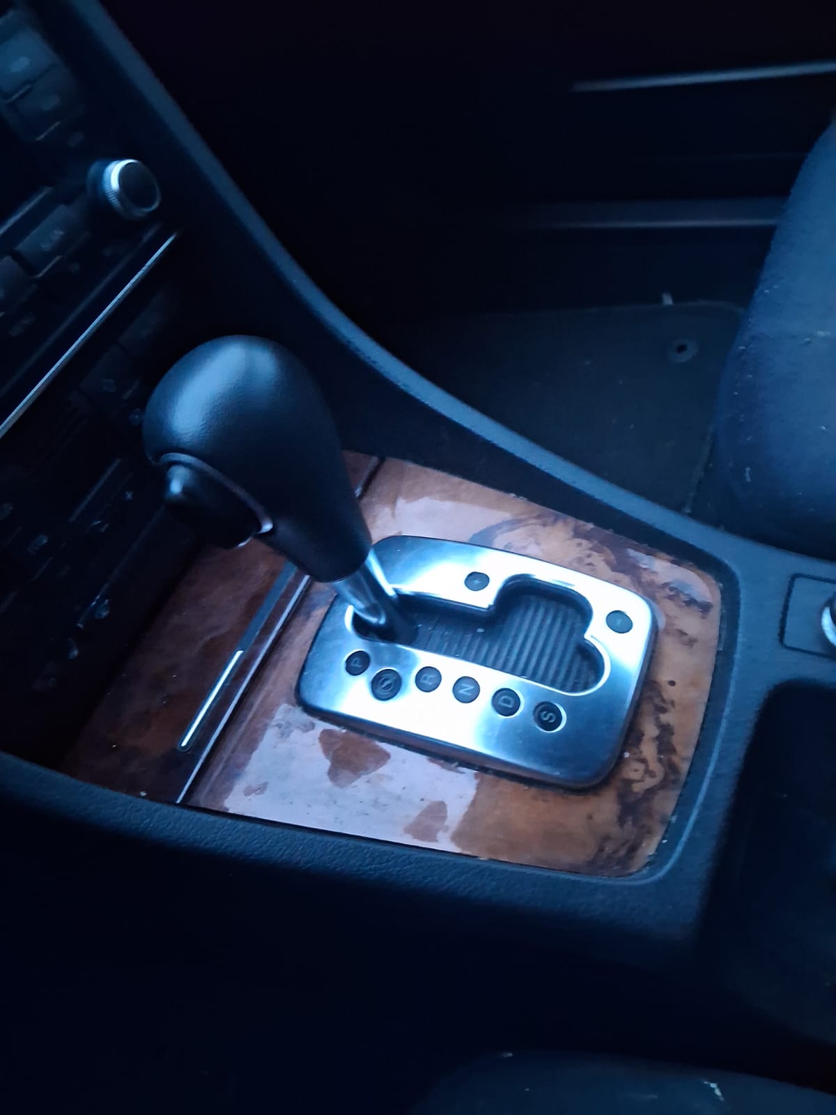 AUDI A4-image-4
