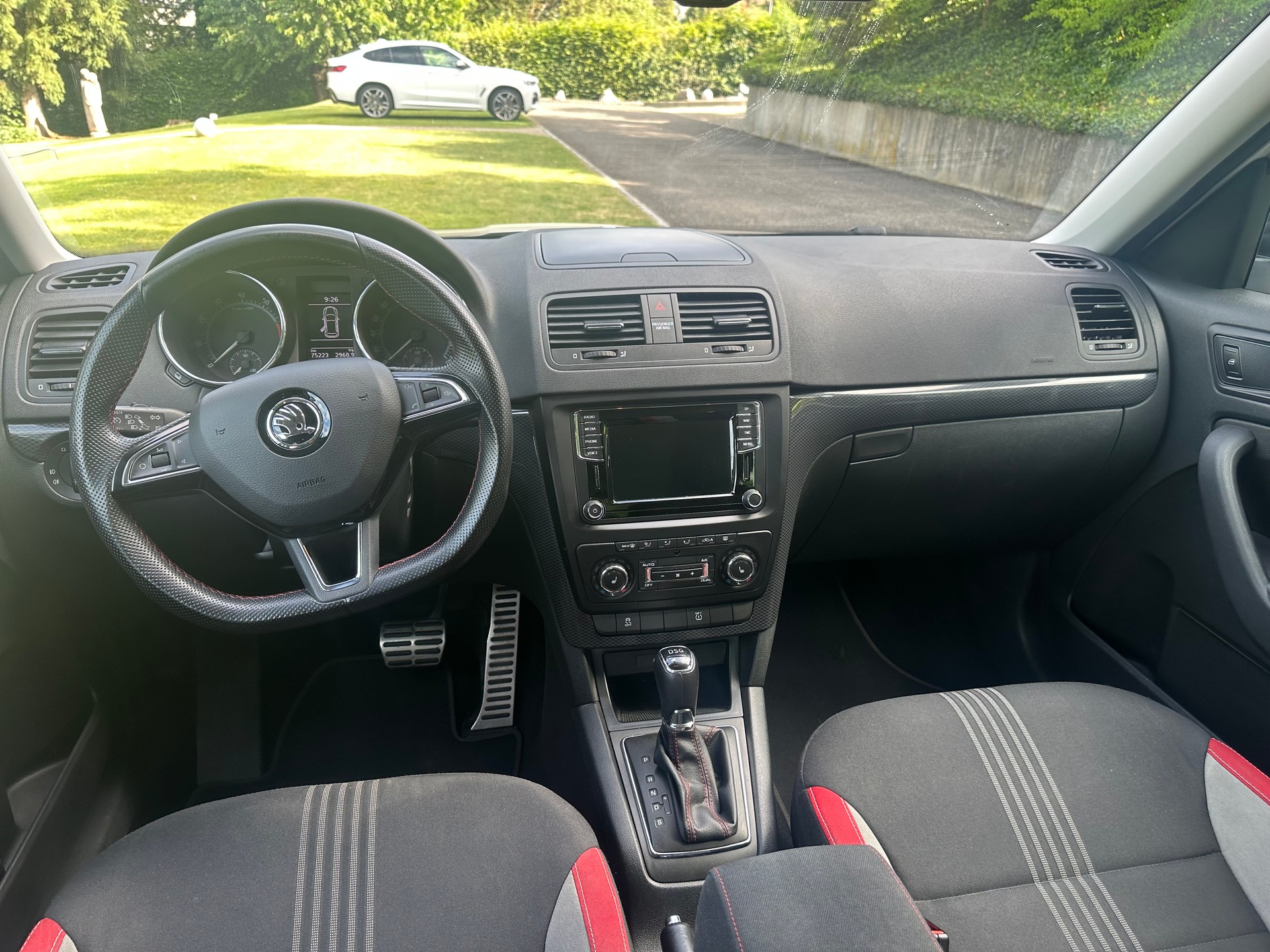 SKODA Yeti 1.4 TSI Monte Carlo 4x2 DSG-image-9