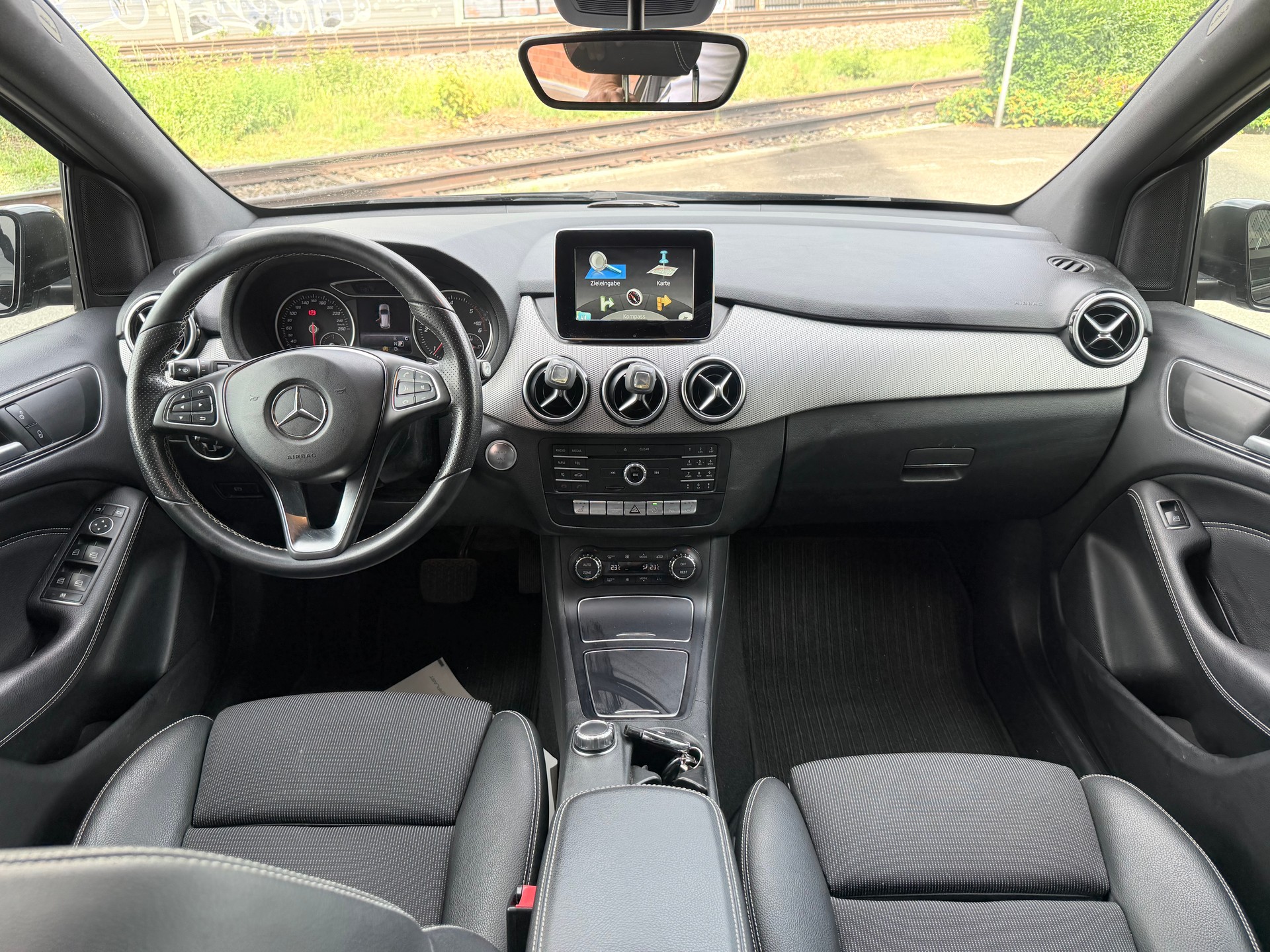 MERCEDES-BENZ B 200 CDI AMG Line 7G-DCT-image-7