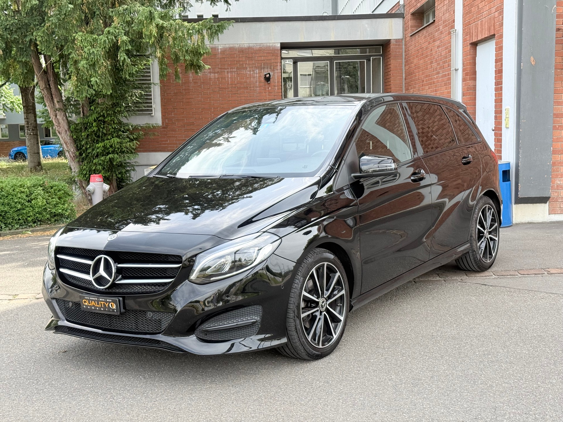 MERCEDES-BENZ B 200 CDI AMG Line 7G-DCT-image-1