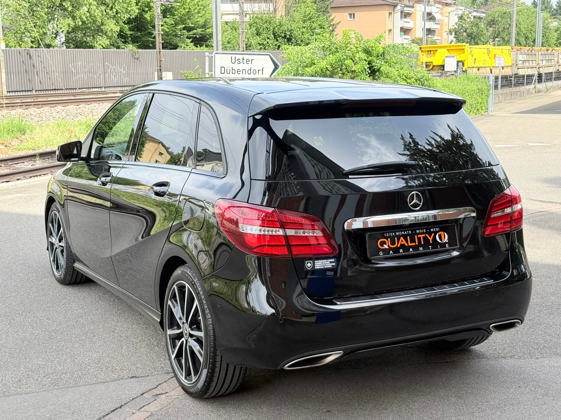 MERCEDES-BENZ B 200 CDI AMG Line 7G-DCT-image-3