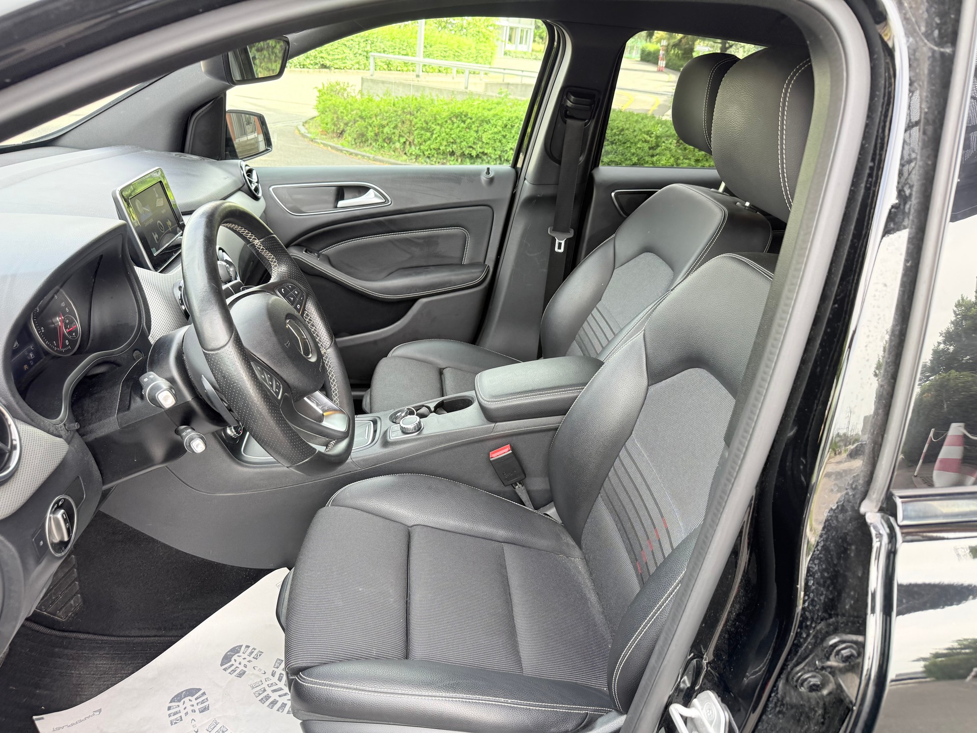 MERCEDES-BENZ B 200 CDI AMG Line 7G-DCT-image-6