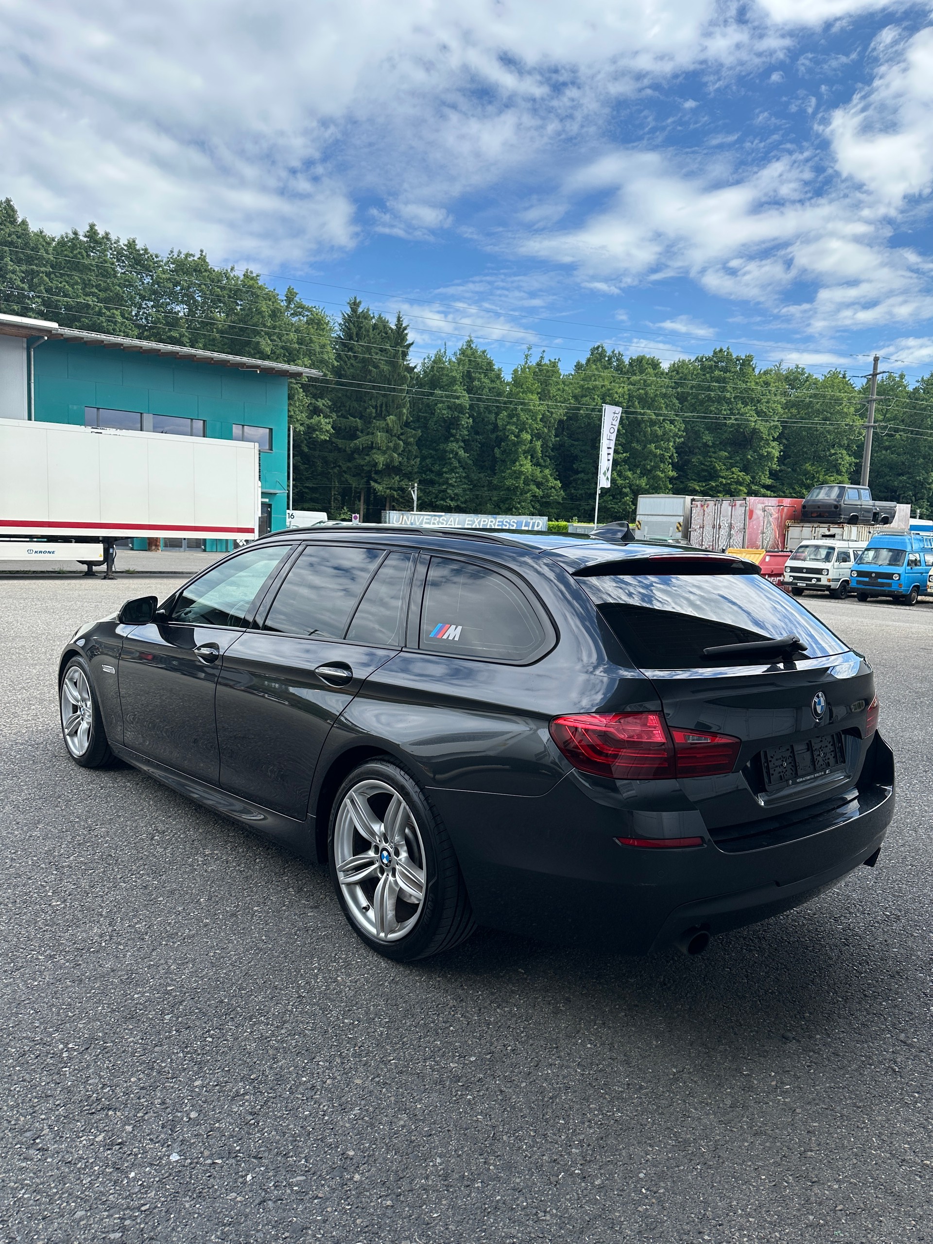 BMW 535i xDrive-image-2