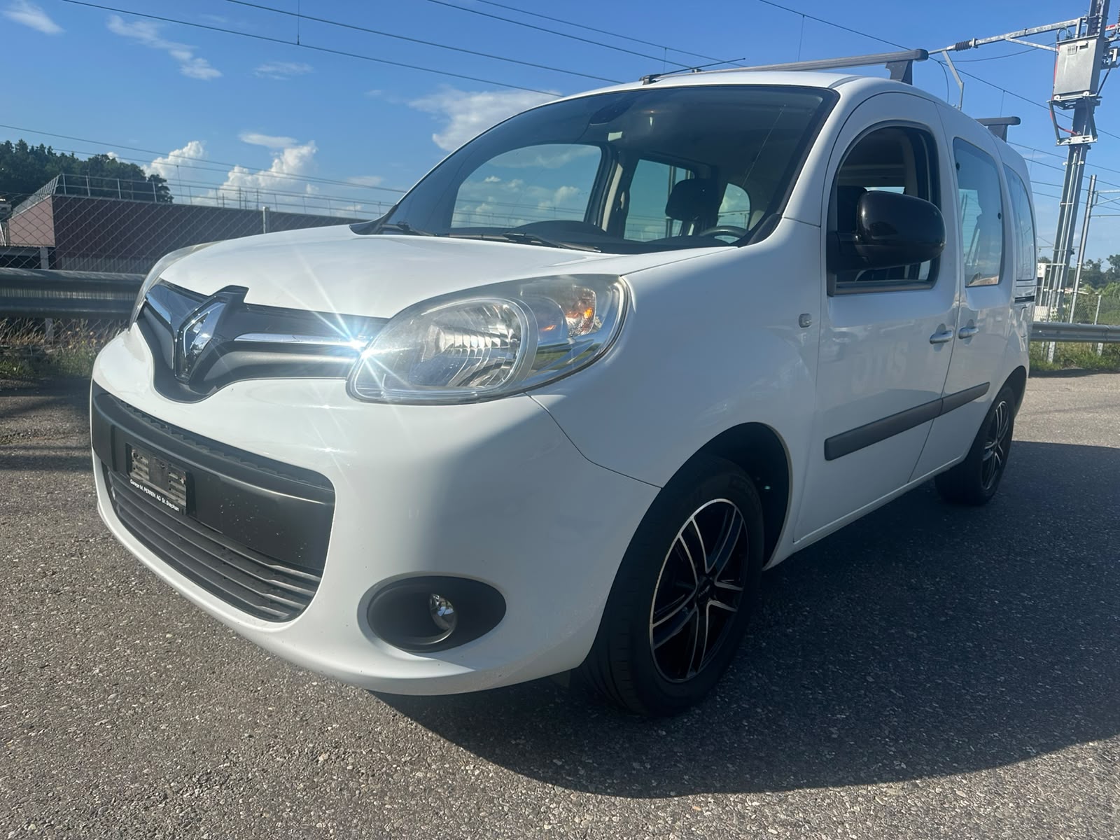 RENAULT Kangoo 1.5 dCi Swiss Edition-image-0